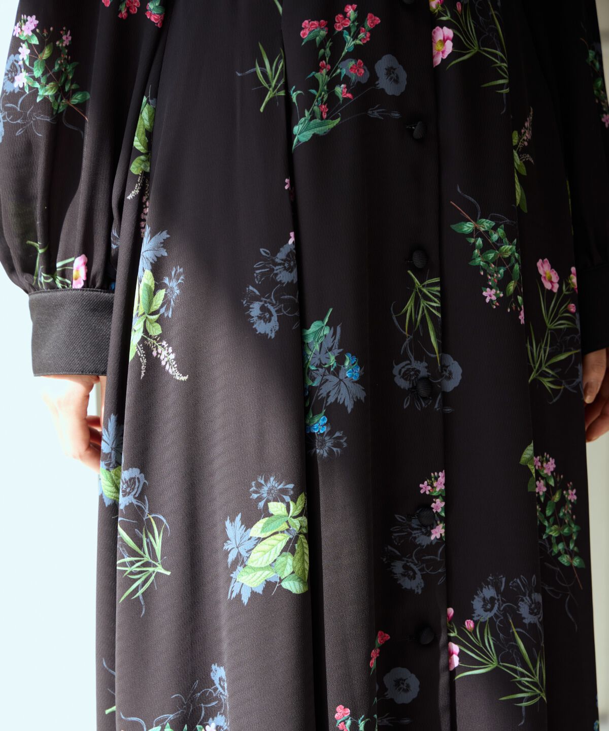 アンドクチュール「ドローイングフラワー配色襟長袖ワンピース」|ワンピース|