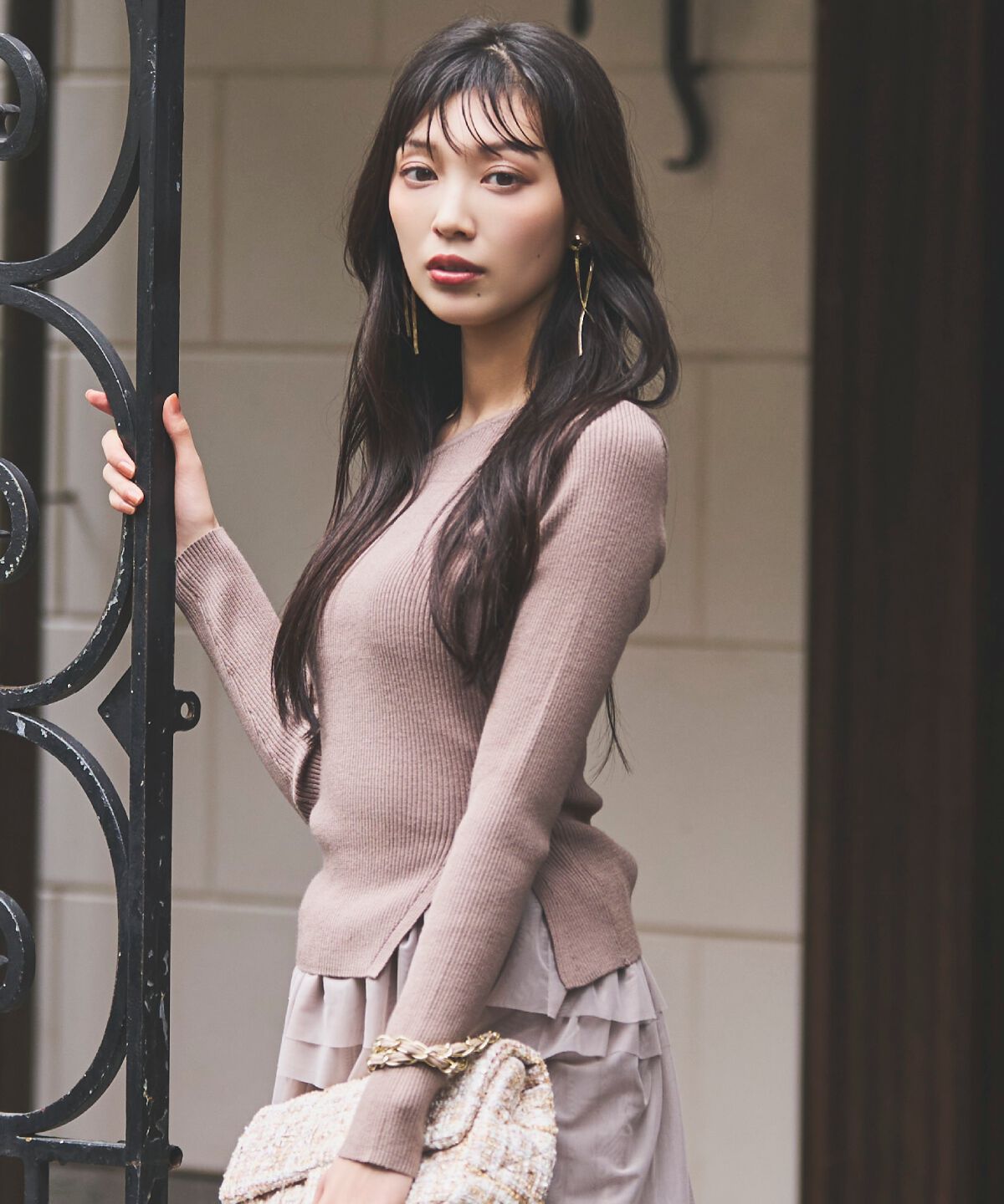 アンドクチュール「アシメＶネック長袖プルオーバー」|ニット・セーター|