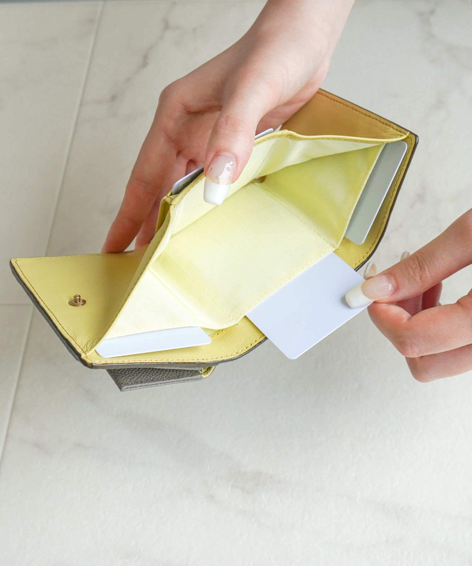 Jewelna Rose「Jewelna Rose ブリヨン・ウォレット 本革 三つ折り財布 15141」|財布|