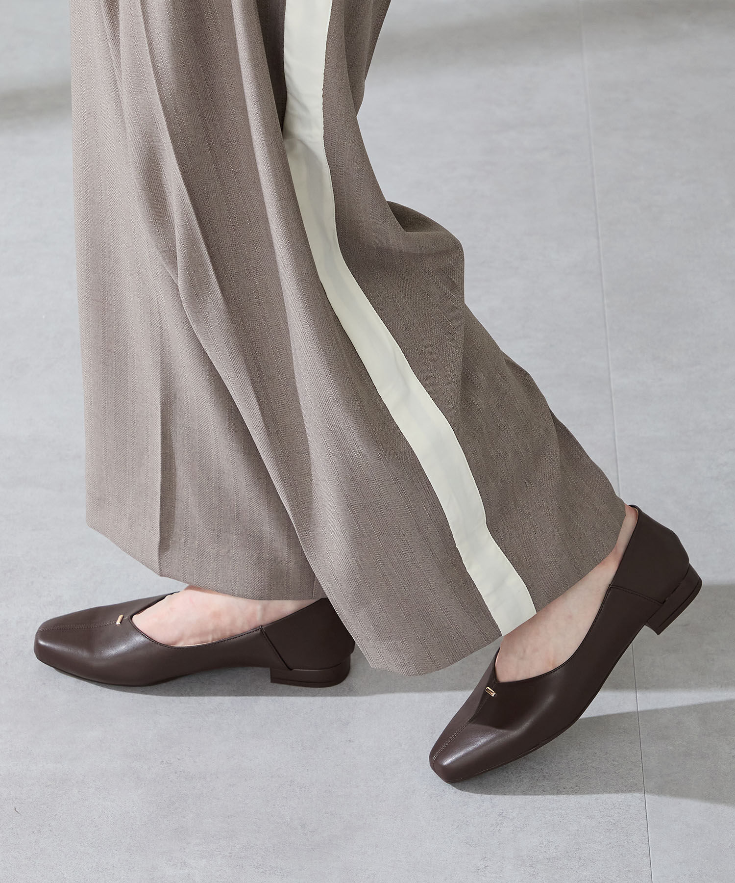 ORiental TRaffic「●2025秋冬新作●ゴールドパーツVカットバブーシュ/51312」|パンプス|