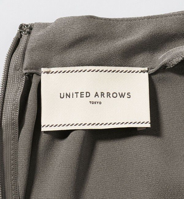 UNITED ARROWS「バック サテン Vネック ロングスリーブ ブラウス ‐ウォッシャブル‐」|シャツ・ブラウス|