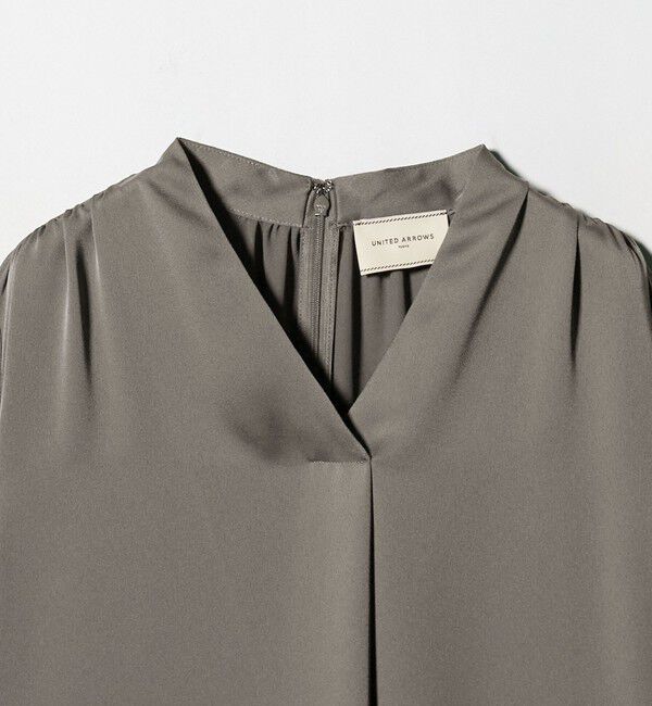 UNITED ARROWS「バック サテン Vネック ロングスリーブ ブラウス ‐ウォッシャブル‐」|シャツ・ブラウス|