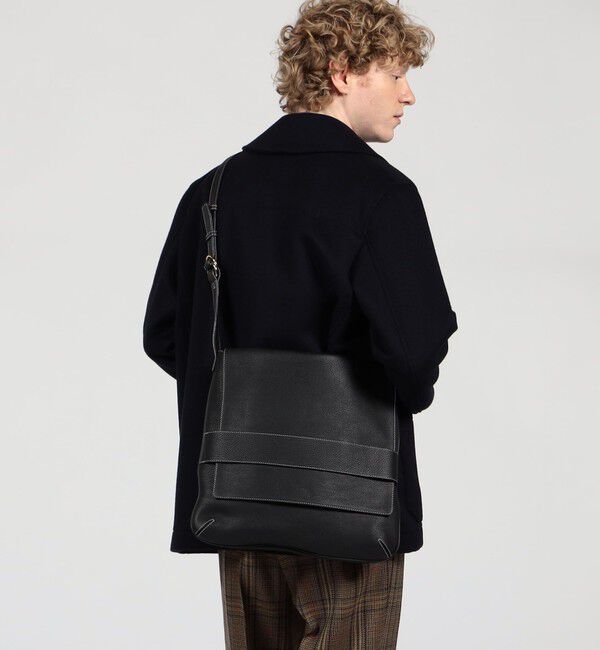 TOMORROWLAND GOODS「【別注】A NAUHA L シュリンクレザー ショルダーバッグ」|ショルダー・メッセンジャー|