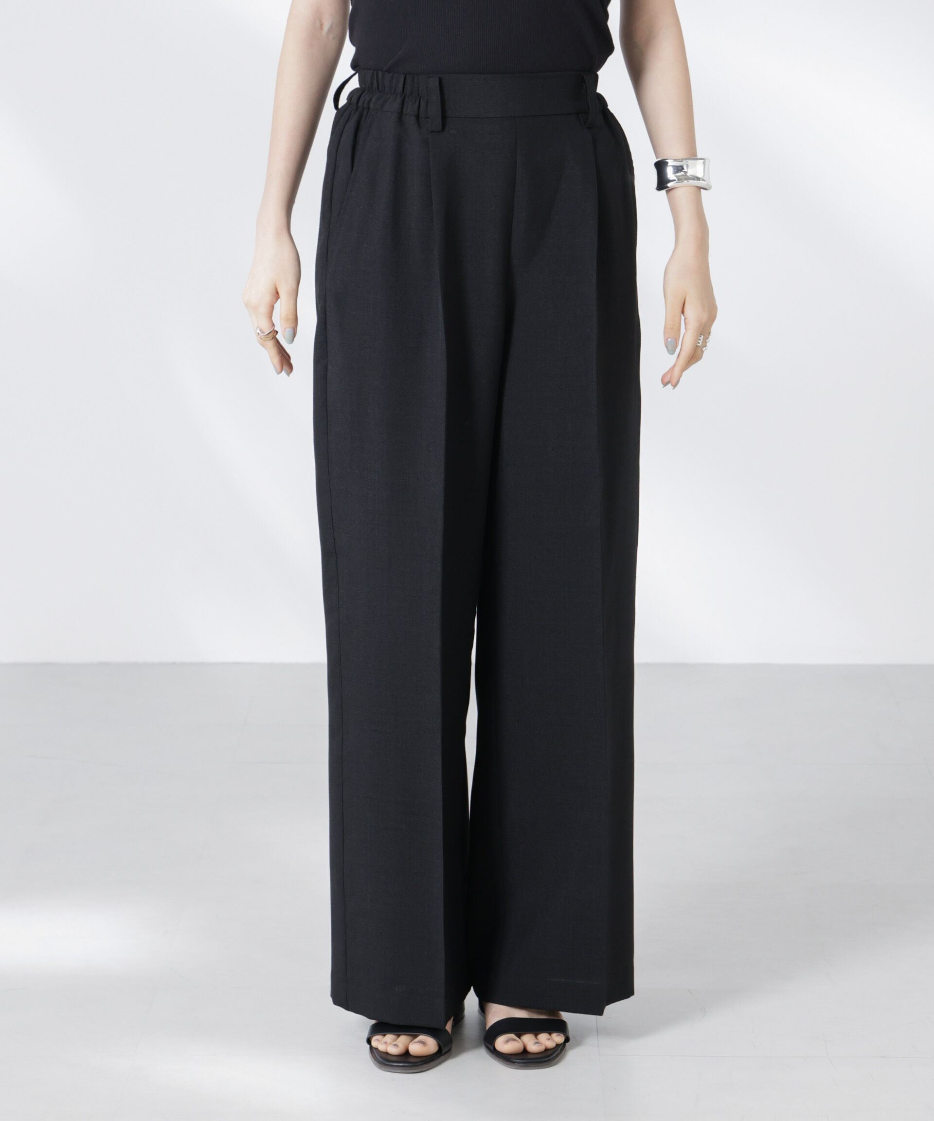 nano･universe「タックイージーセンタープレスストレートパンツ」|チノ|