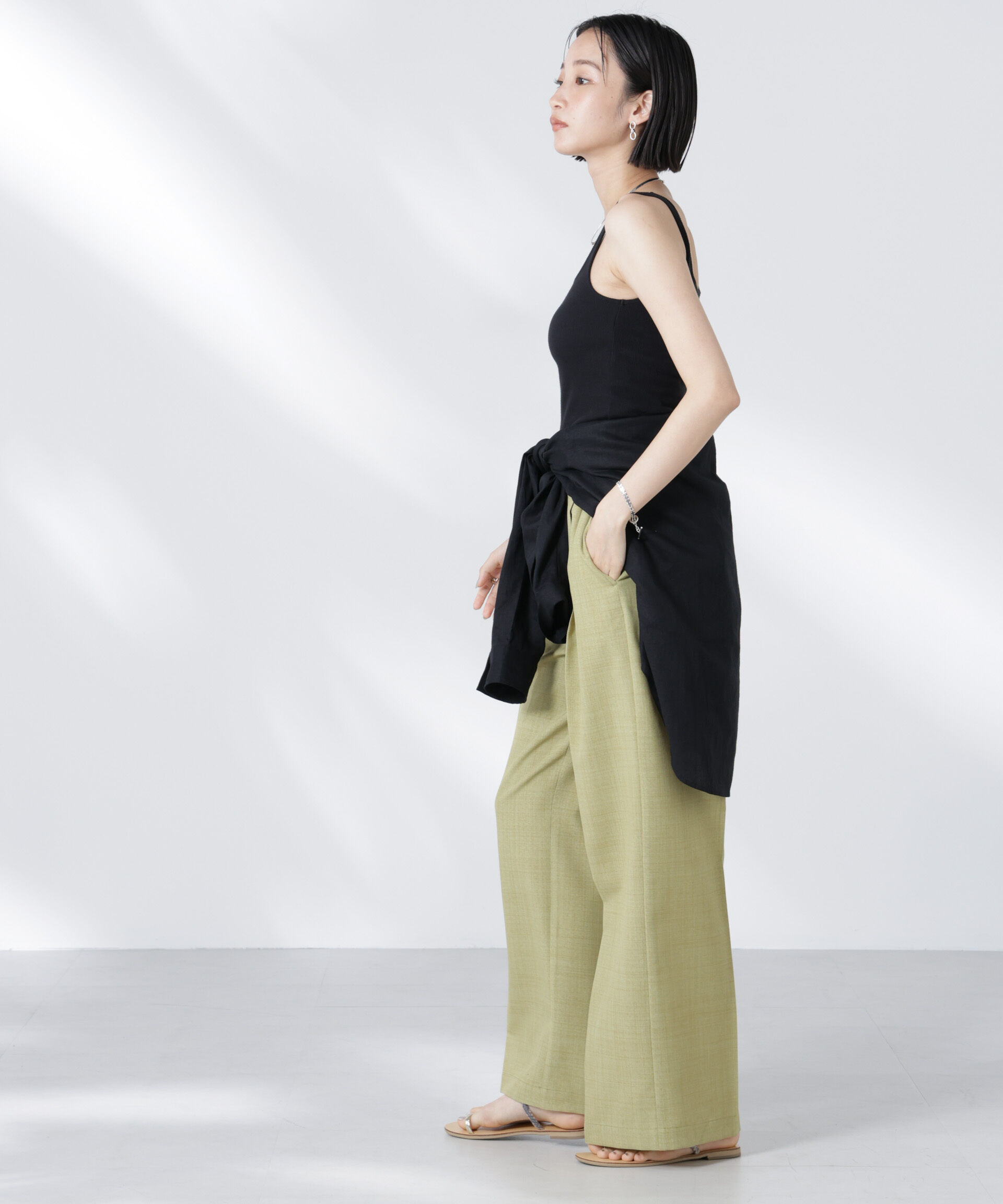 nano･universe「タックイージーセンタープレスストレートパンツ」|チノ|