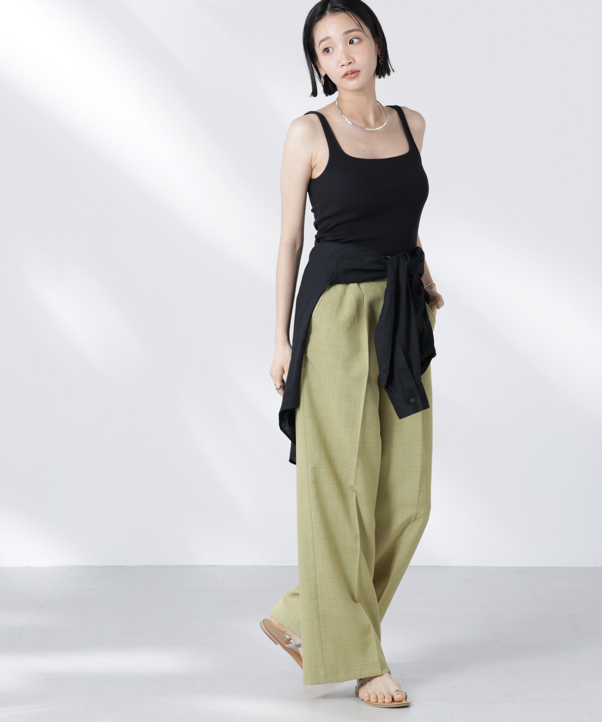 nano･universe「タックイージーセンタープレスストレートパンツ」|チノ|