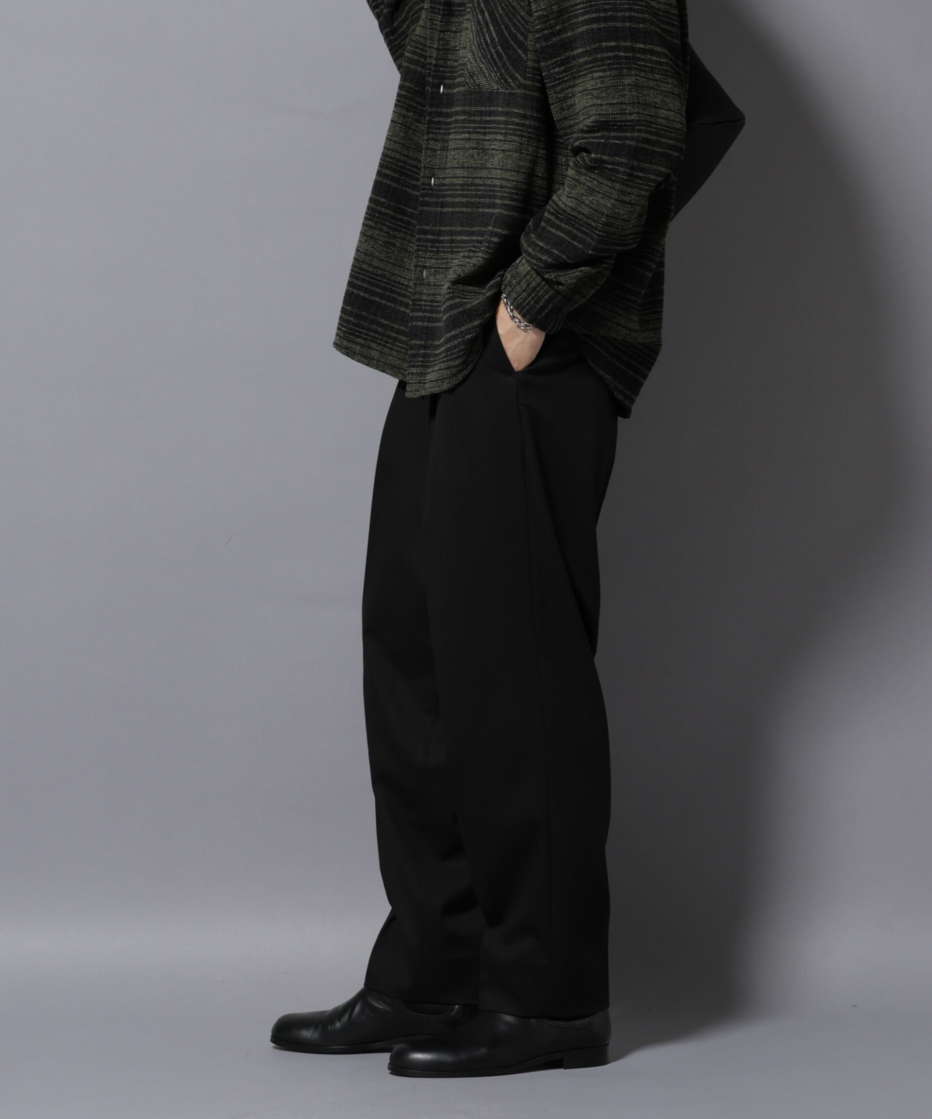 nano･universe「微起毛ワイド2タックテーパードパンツ」|チノ|