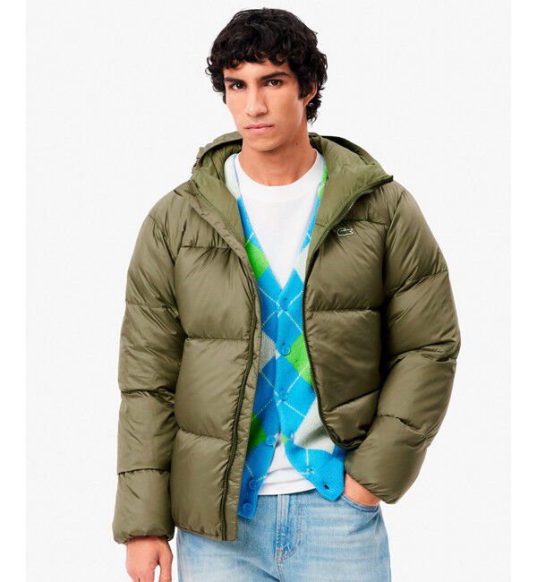 LACOSTE「撥水 バックステッチ スタンドカラー フーデッドダウンジャケット」|ダウン|カーキ