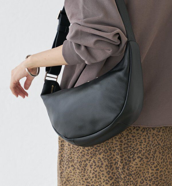  「【軽量◎】カーブレザーショルダーバッグ」|クラッチバッグ|