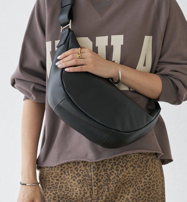  「【軽量◎】カーブレザーショルダーバッグ」|クラッチバッグ|