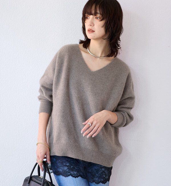  「【抜け感シルエット】ヘアリーウール片畦Vネックニット」|ニット・セーター|