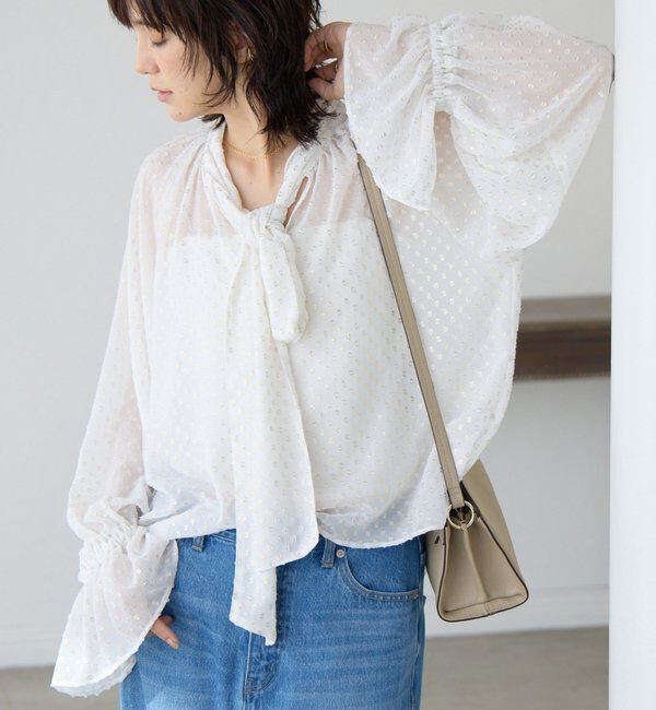  「【上品に華やぐ】フォイルドットボウタイブラウス」|シャツ・ブラウス|オフホワイト