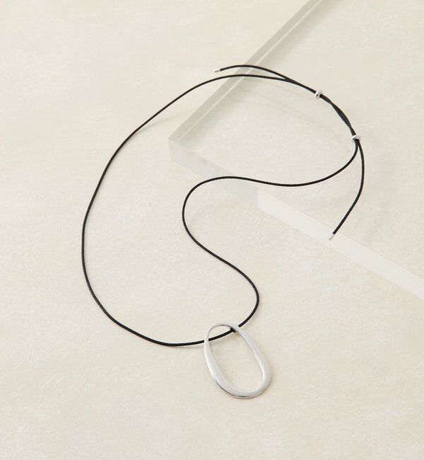  「【シーズンレスで楽しめる】リングモチーフコードネックレス」|ブローチ・コサージュ|ブラック