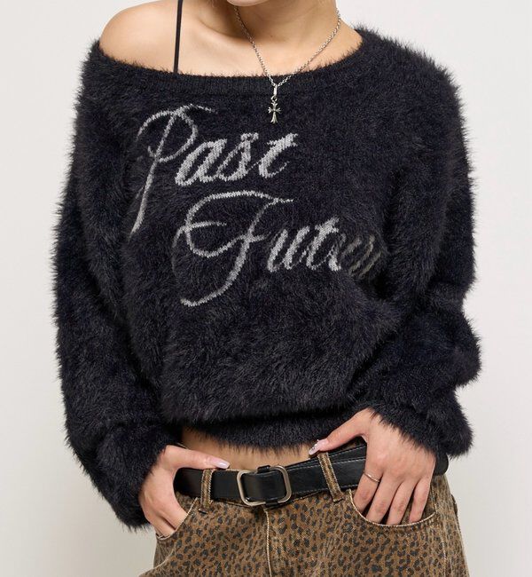  「SHAGGY LOGO OFF-SHOULDER KNIT」|ニット・セーター|