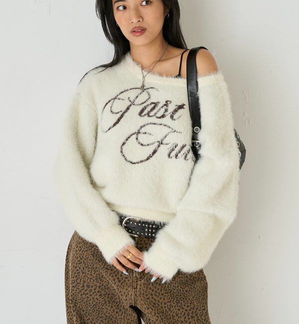  「SHAGGY LOGO OFF-SHOULDER KNIT」|ニット・セーター|