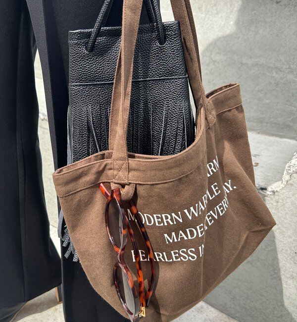  「【ご好評につき再入荷！】シーズンロゴミニバッグ」|トートバッグ|ブラウン