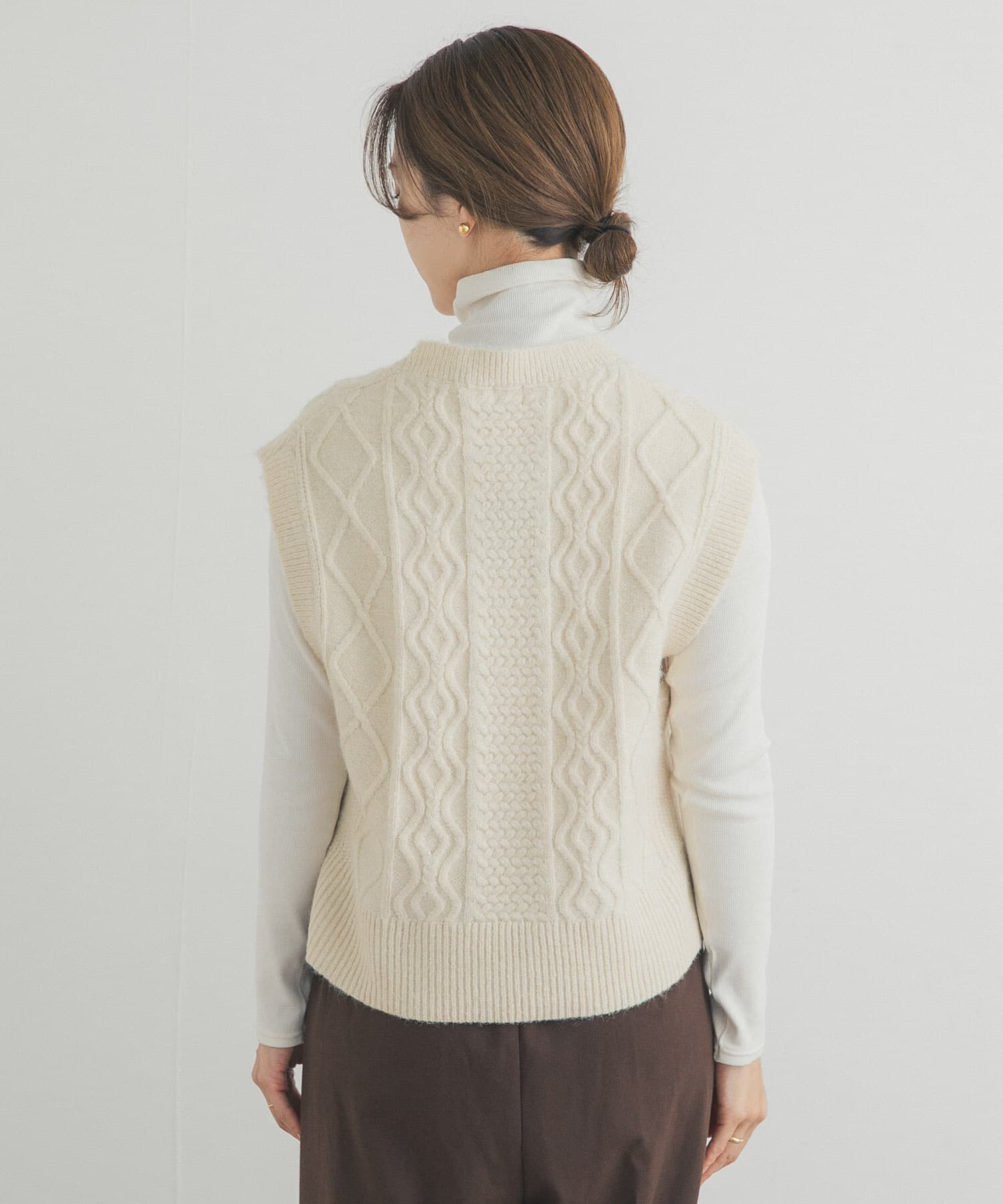 URBAN RESEARCH DOORS「ケーブル柄ニットベスト」|ベスト・ジレ|
