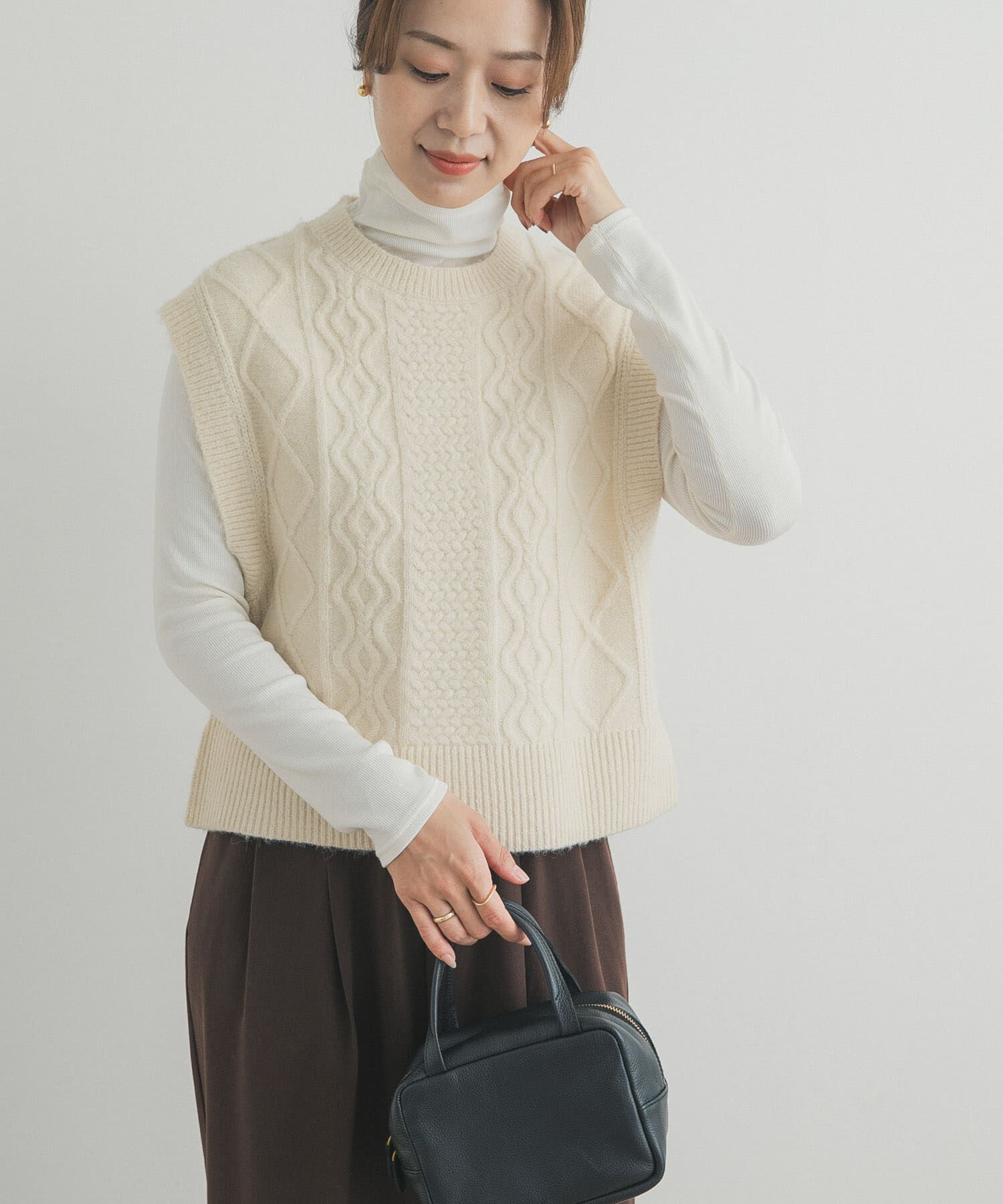 URBAN RESEARCH DOORS「ケーブル柄ニットベスト」|ベスト・ジレ|