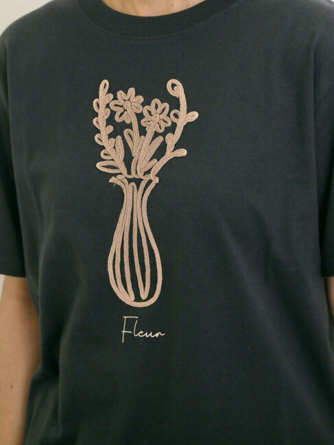 Samansa Mos2「花瓶柄コード刺繍Tシャツ」|Tシャツ・カットソー|