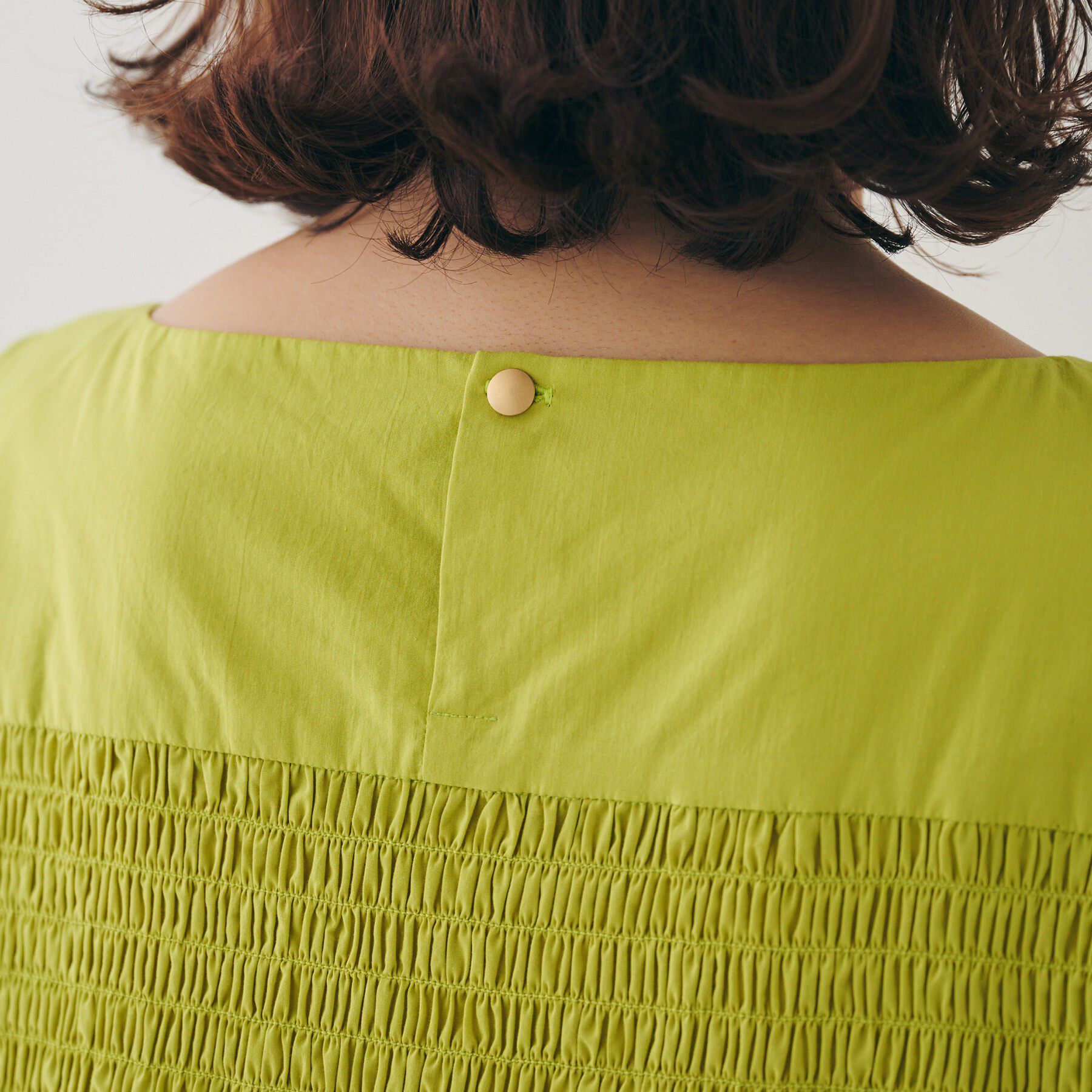 UNTITLED「【コットン100/夏ワンピ/ナロー】シャーリングワンピース」|ワンピース|