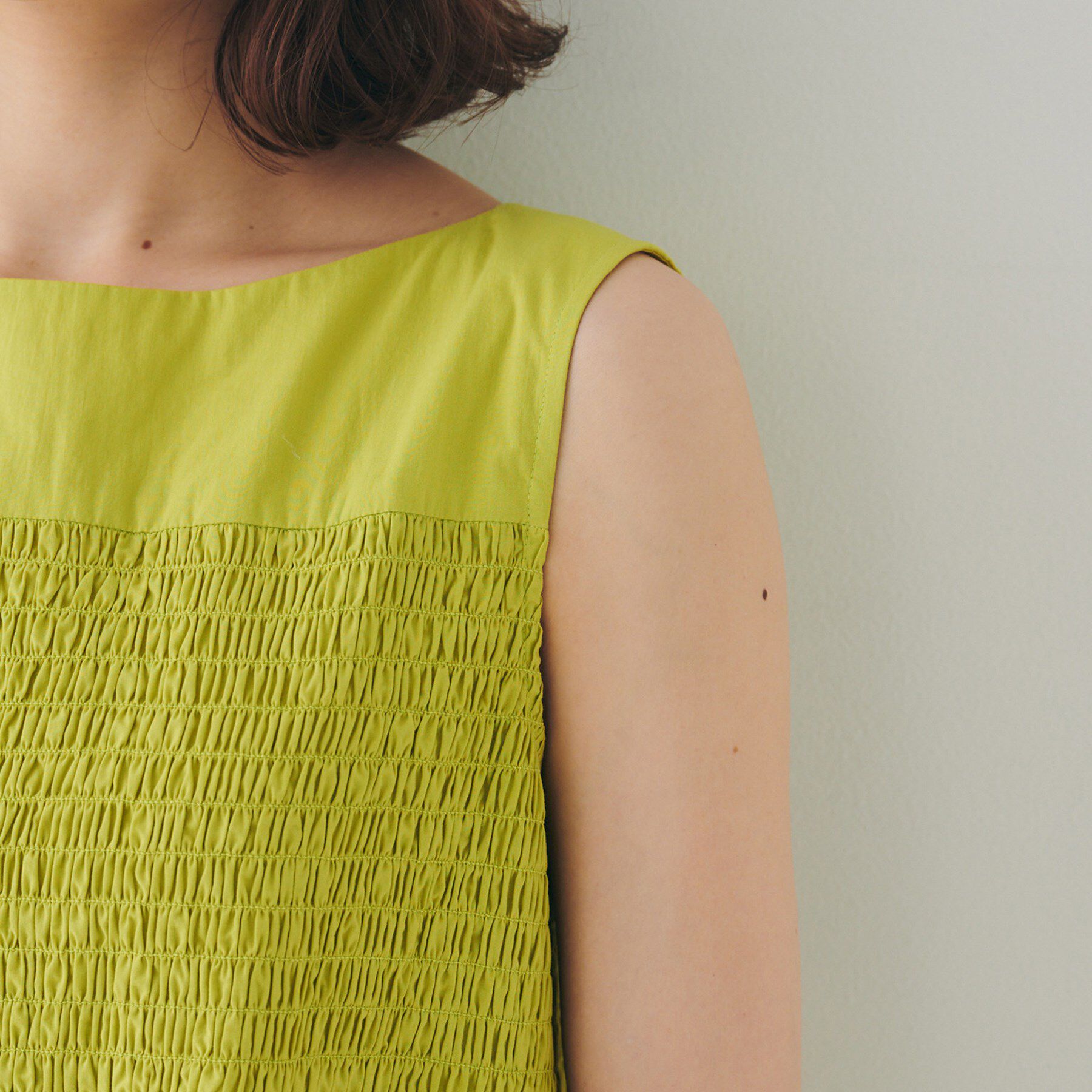 UNTITLED「【コットン100/夏ワンピ/ナロー】シャーリングワンピース」|ワンピース|