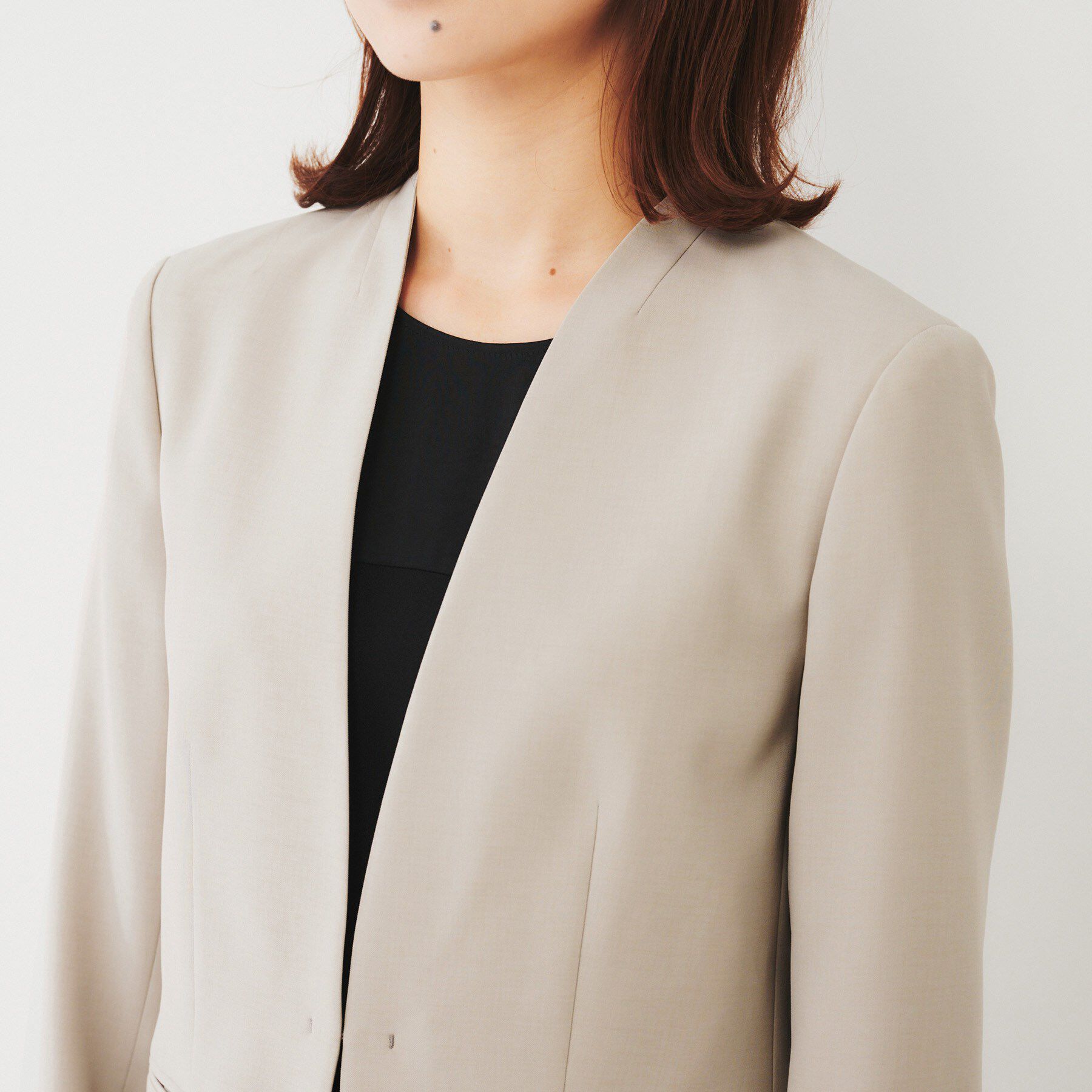 UNTITLED「【通勤スーツ】ライトウェイト カラーレスジャケット」|ノーカラージャケット|