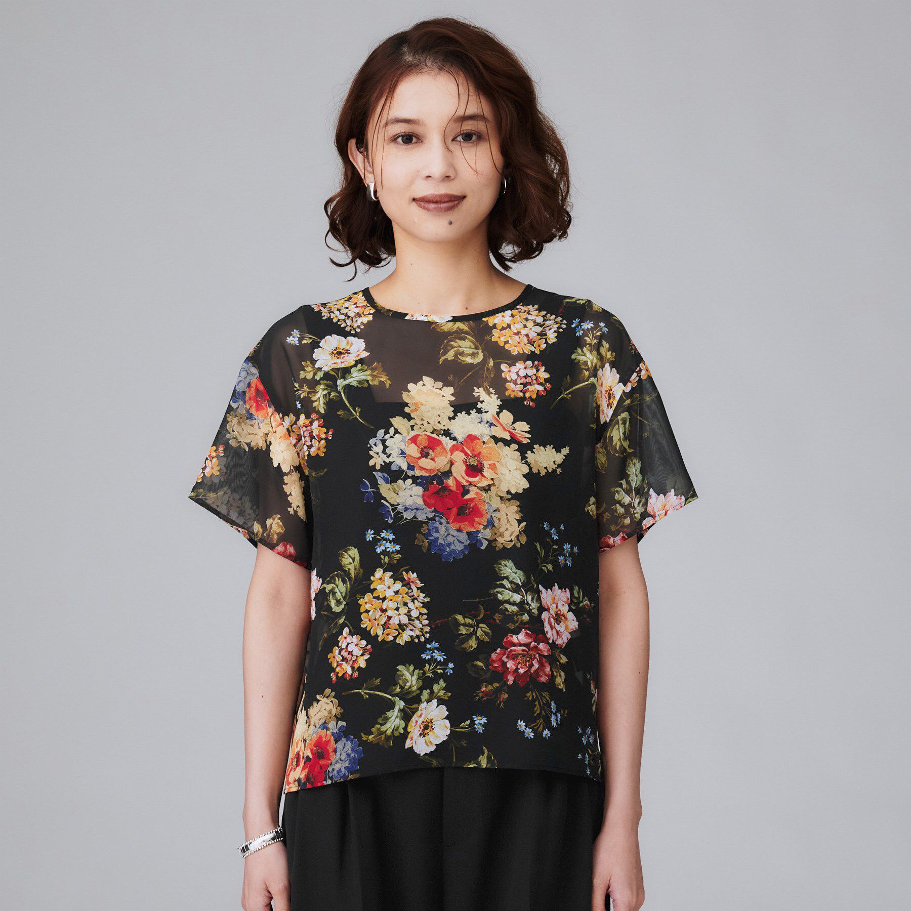 UNTITLED「【セットアップ可/花柄エレガント】アンティークフラワー柄ブラウス」|シャツ・ブラウス|