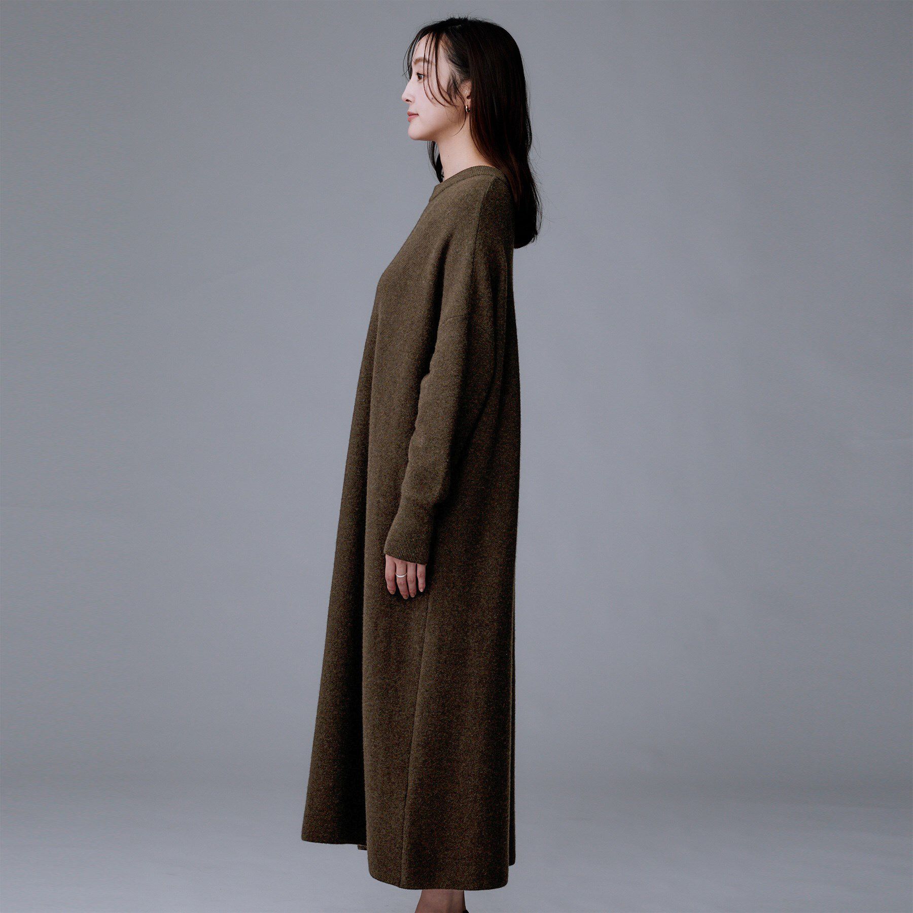 UNTITLED「【ロング丈/ゆったりシルエット】テントライン ニットワンピース」|ワンピース|