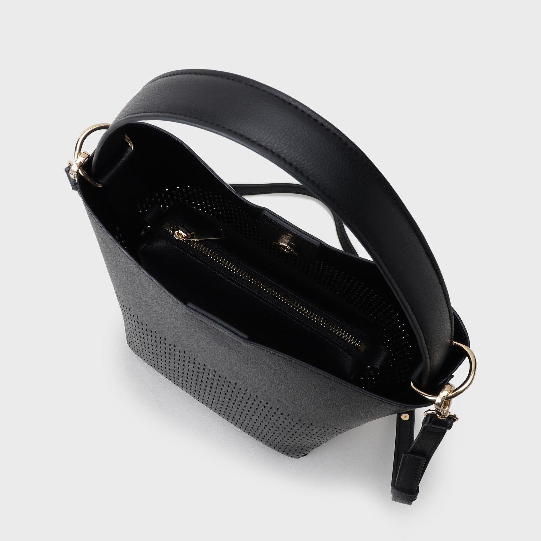 COUP DE CHANCE「2WAYパンチングトート／バケツ型／ミニポーチ付き／軽量」|トートバッグ|