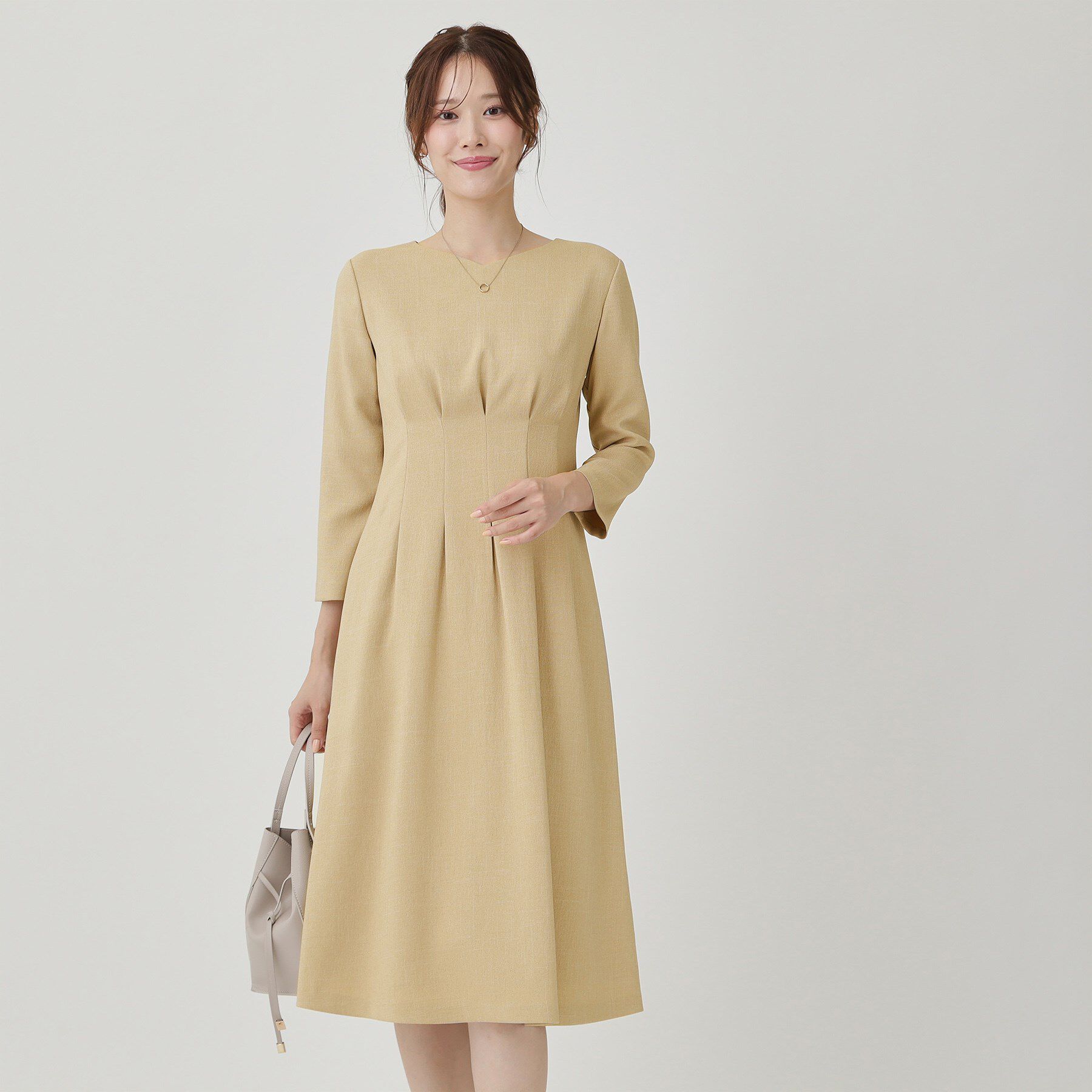 COUP DE CHANCE「【手洗い可／日本製】タックデザインワンピース」|ワンピース|グレージュ(650)