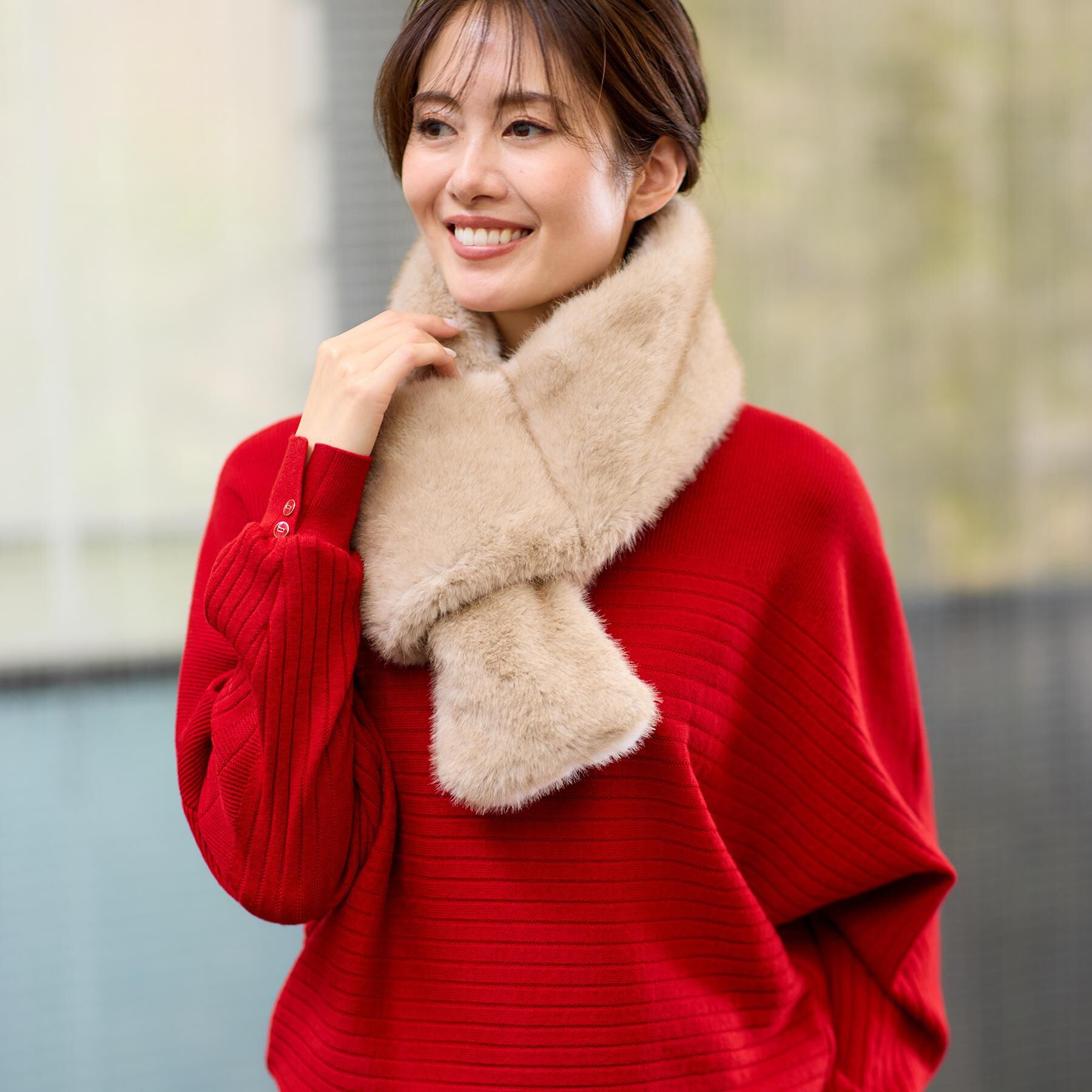 Reflect「【コーディネートのアクセントに◎】リバーシブルフェイクファーストール」|ストール|ベージュ(052)