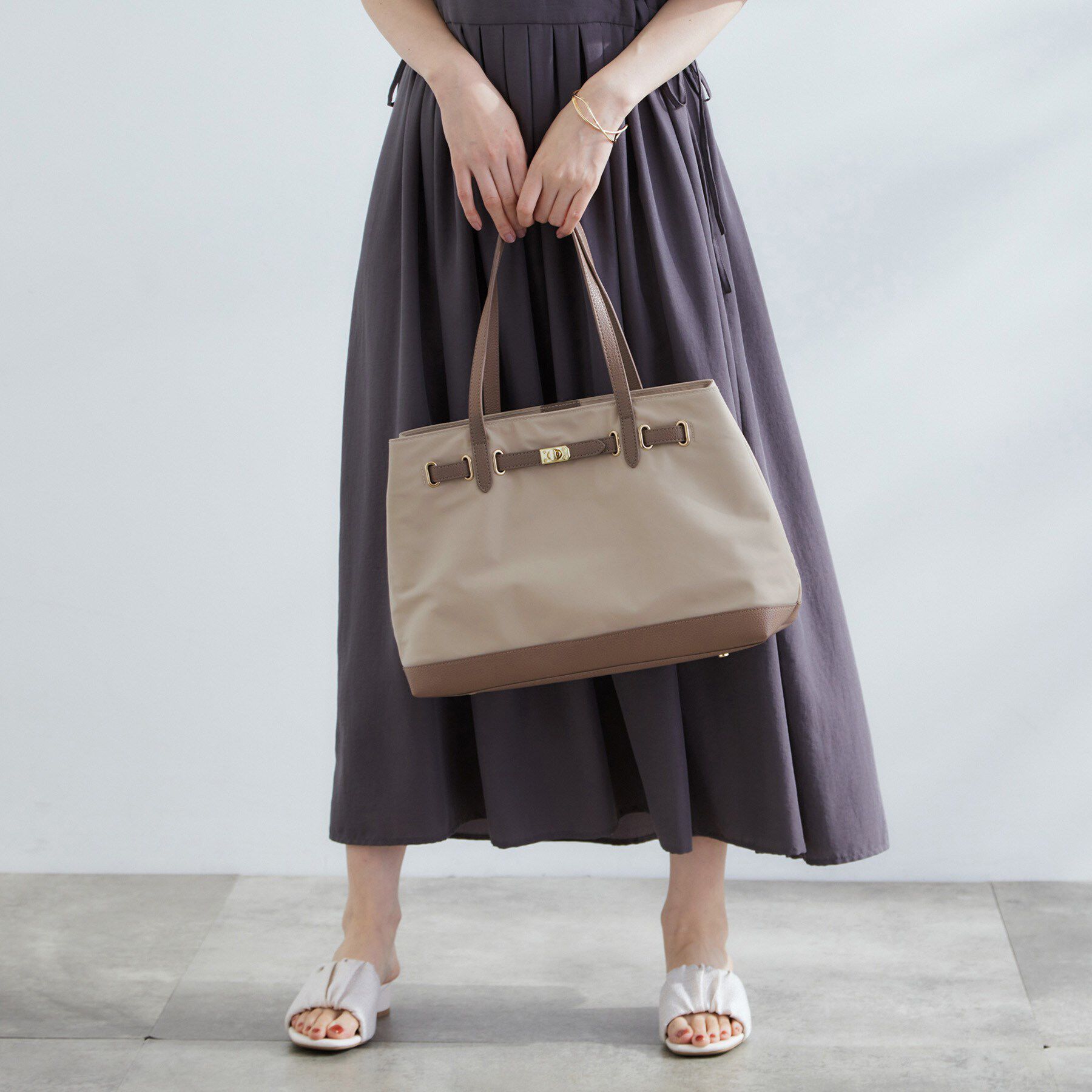 grove「【撥水・軽量】ベルトナイロンコンビA4トート」|トートバッグ|