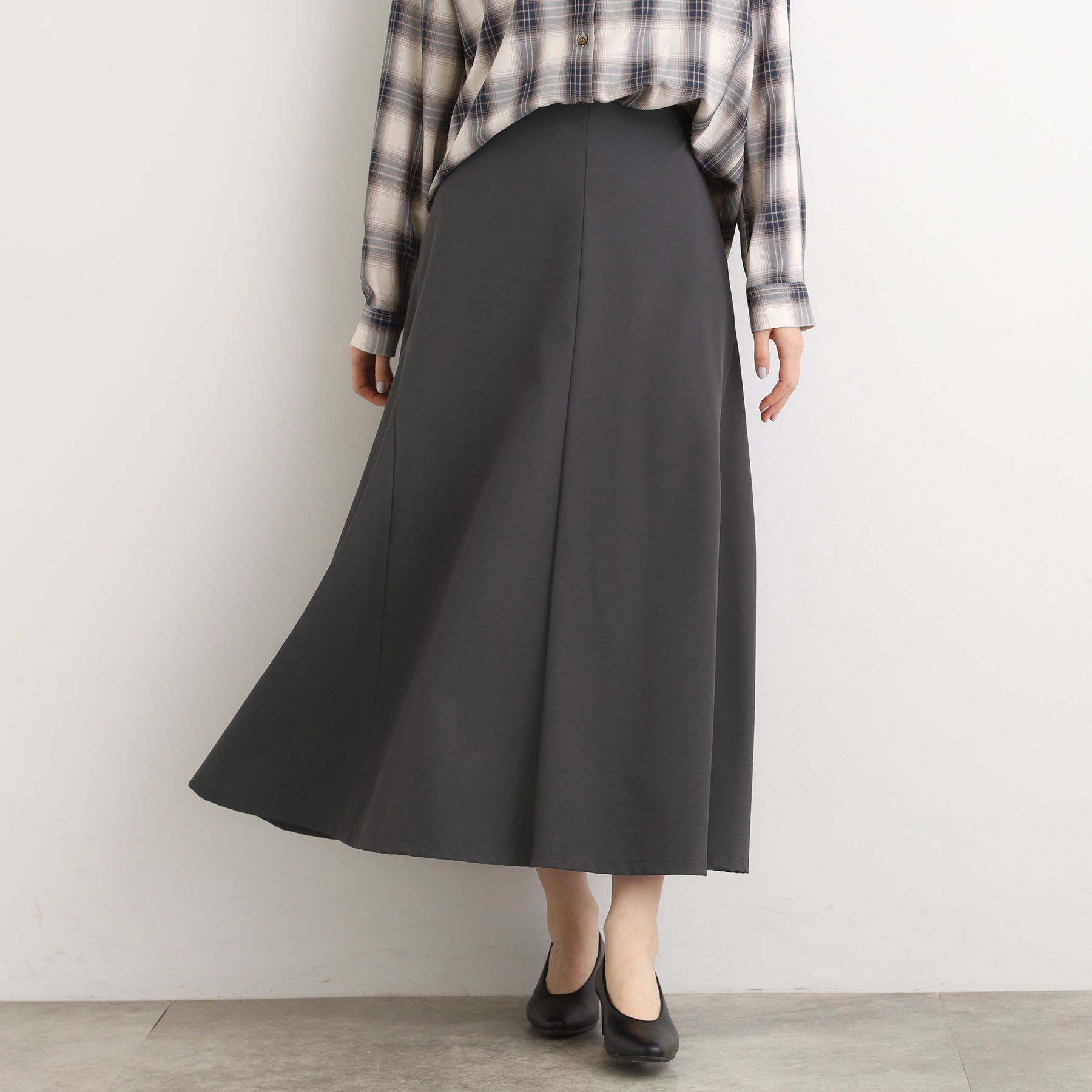 grove「もっちりナイロンストレッチトラペーズスカート」|スカート|