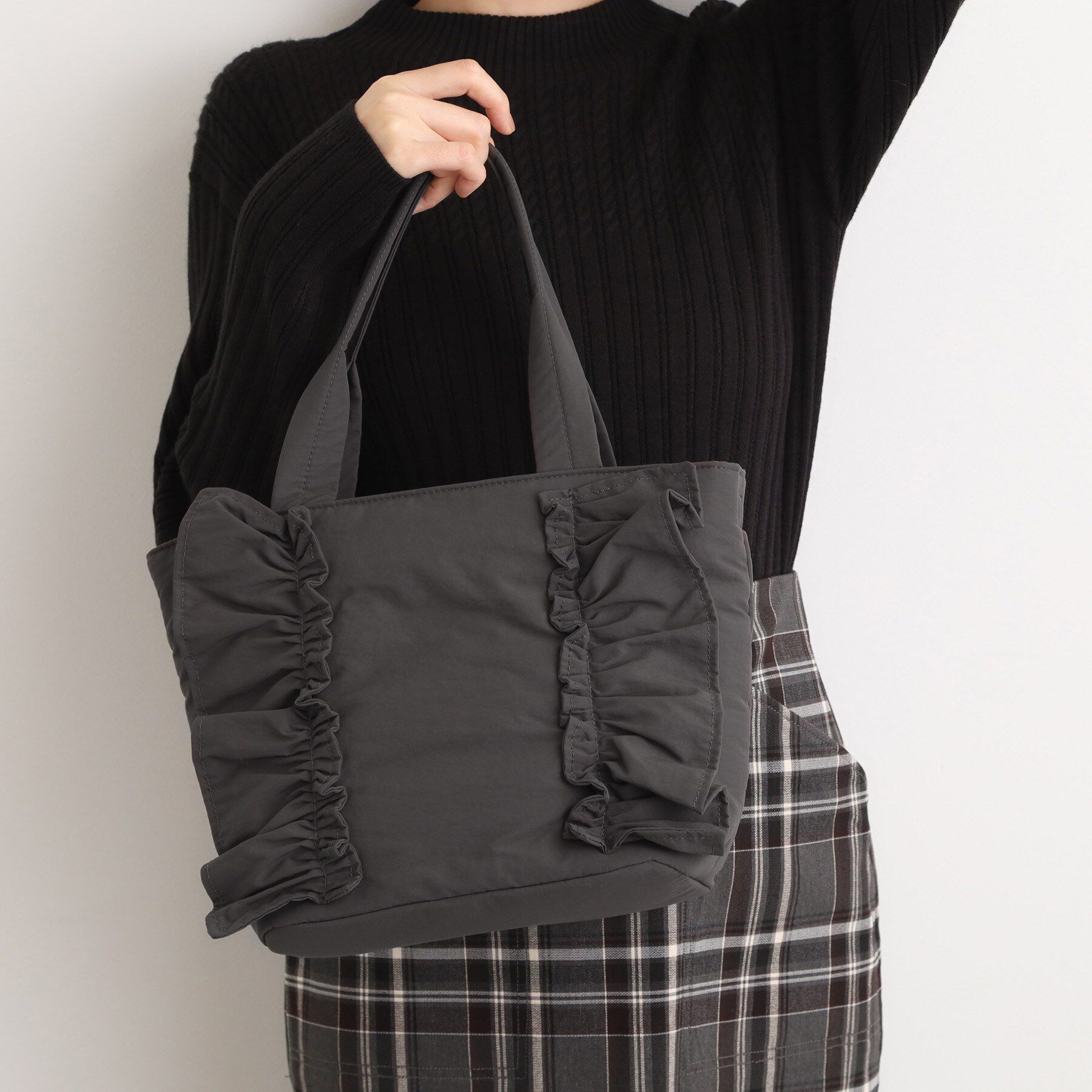 grove「【撥水】縦フリル2WAYトート」|トートバッグ|ダークグレー(013