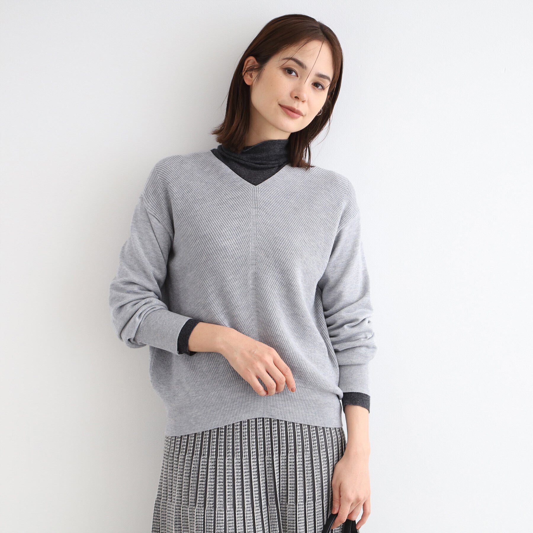 INDIVI「【洗える／日本製／ウール混】Vネックラメニット」|ニット・セーター|ライトグレー(911