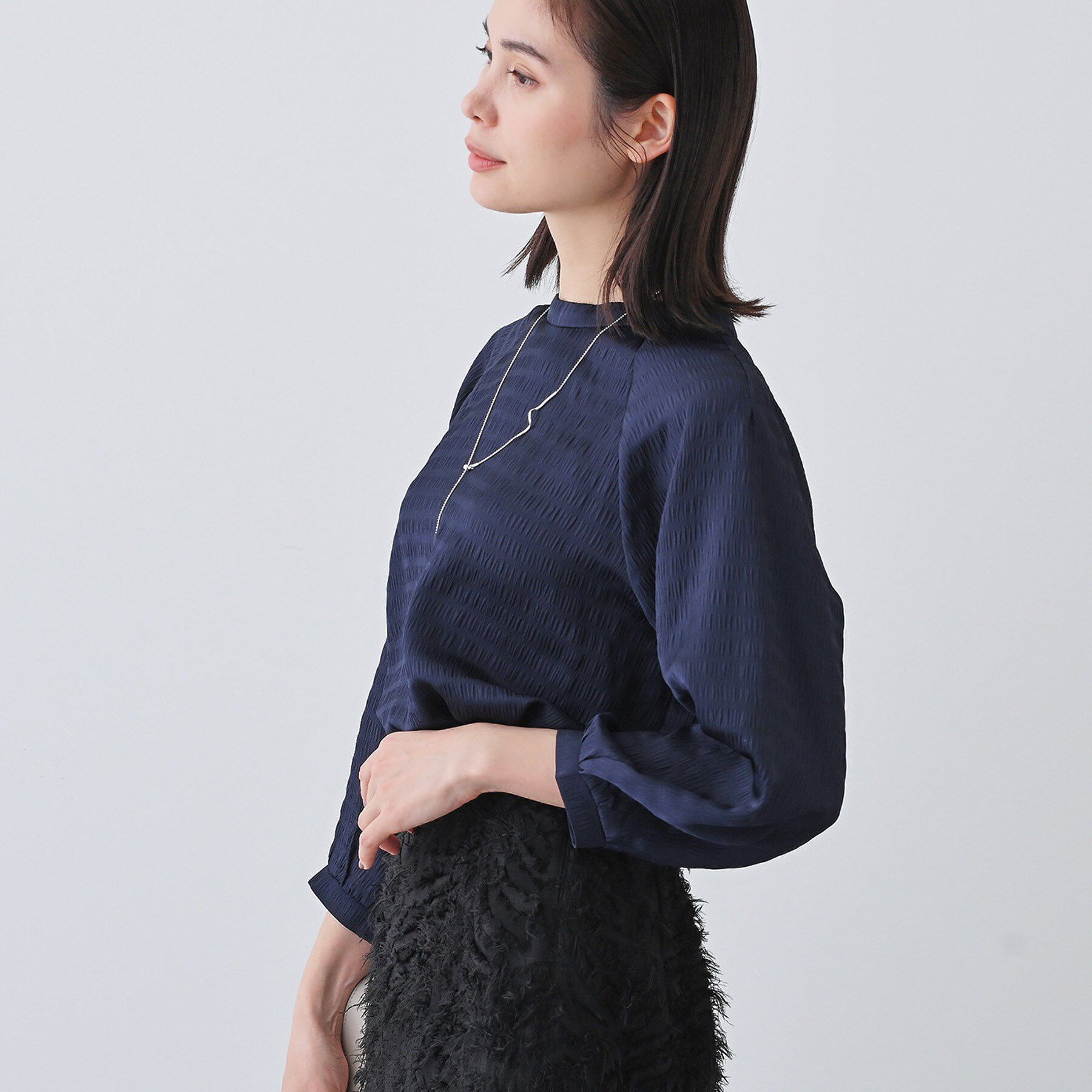 INDIVI「【洗える】シャーリング風ラグランスリーブブラウス」|シャツ・ブラウス|