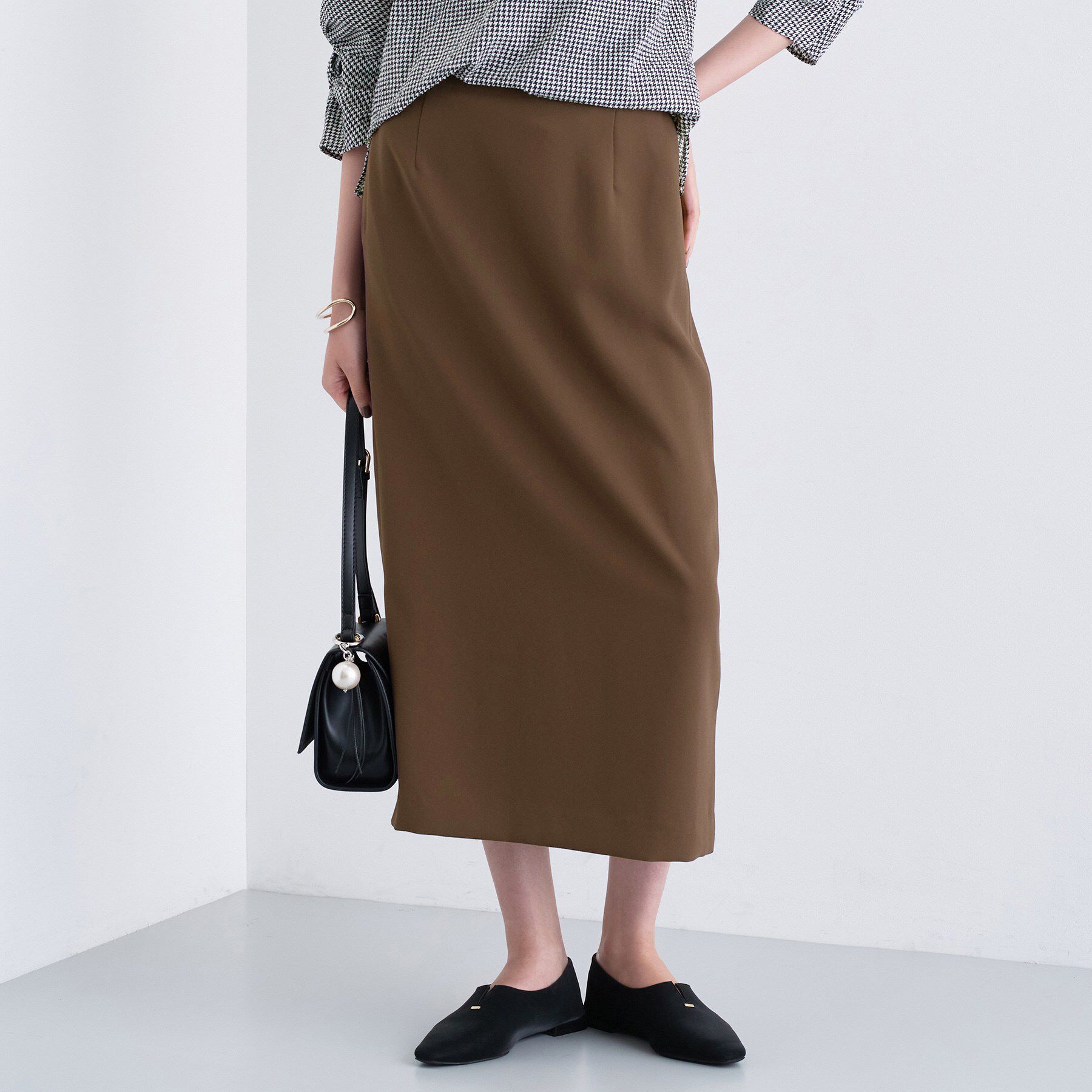 INDIVI「【洗える／UVケア／吸汗速乾】ジョーゼットナロースカート」|スカート|ブラウン(043)