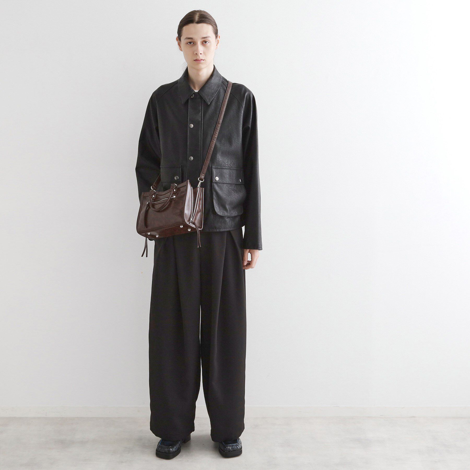 tk.TAKEO KIKUCHI「【FANCYシリーズ】スタッズスクエアボストンバッグ」|ショルダー・メッセンジャー|