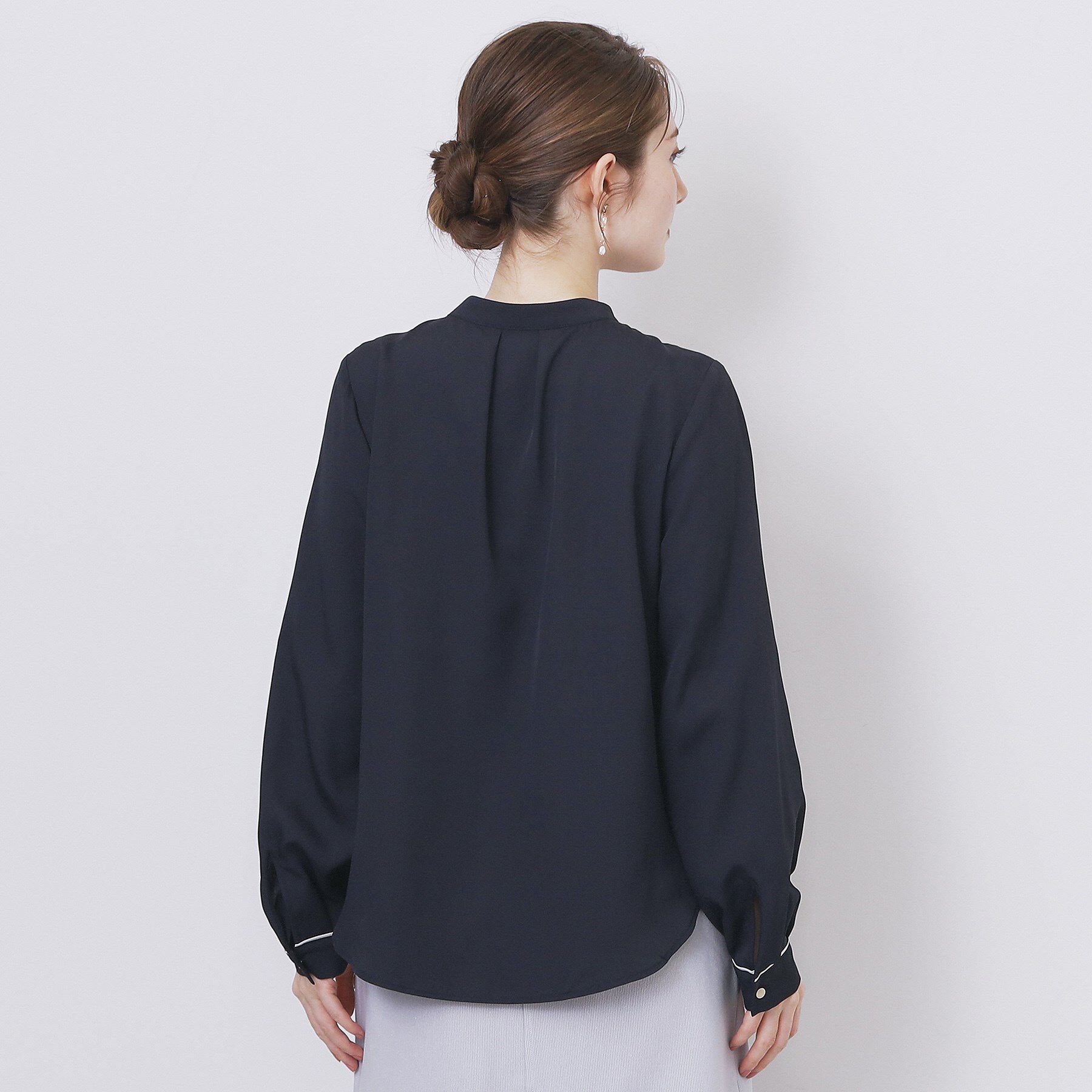 index「タックデザインバンドカラーブラウス【洗濯機OK】」|シャツ・ブラウス|