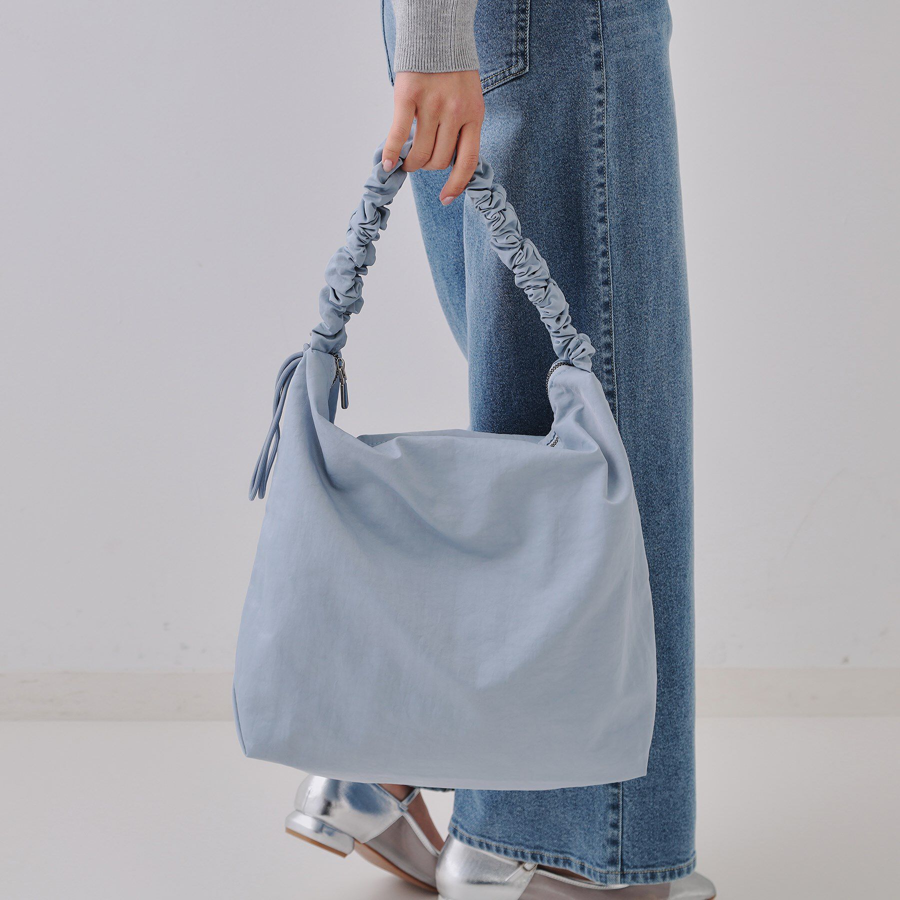 OPAQUE.CLIP「【2WAY／A4サイズ対応】ドロストギャザーフリルハンドルワンショルダーバッグ」|ショルダー・メッセンジャー|ブルー(091)