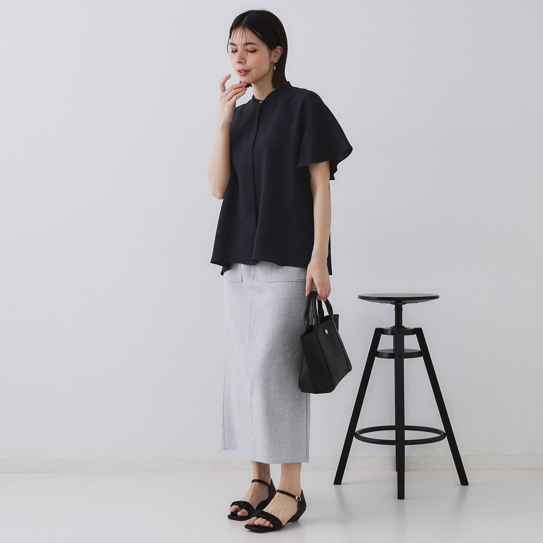 OPAQUE.CLIP「バックフリルバンドカラーブラウス【洗濯機洗い可/吸水速乾/接触冷感】」|シャツ・ブラウス|