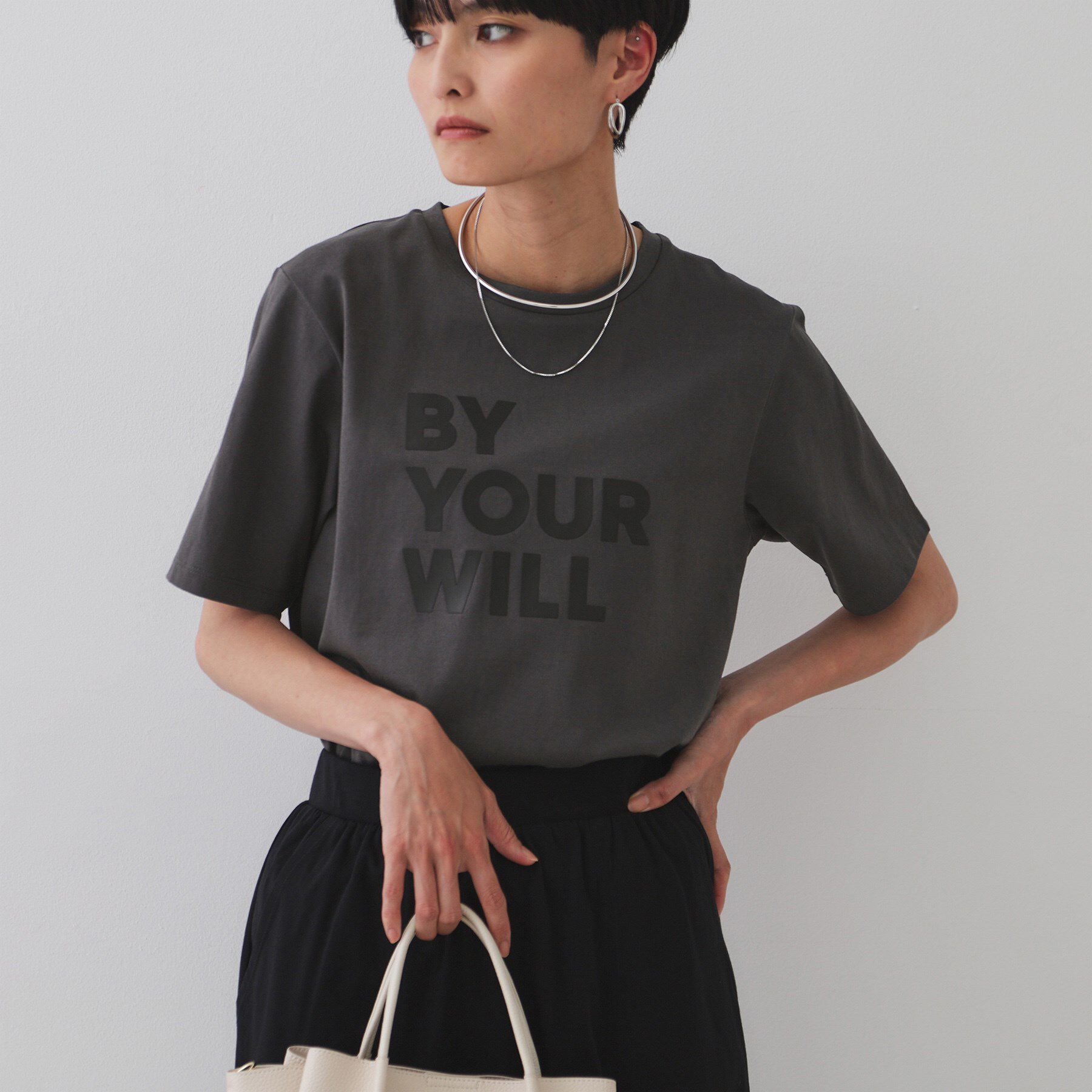 OPAQUE.CLIP「ロゴプリントTシャツ【洗濯機洗い可】」|Tシャツ・カットソー|チャコールグレー(0