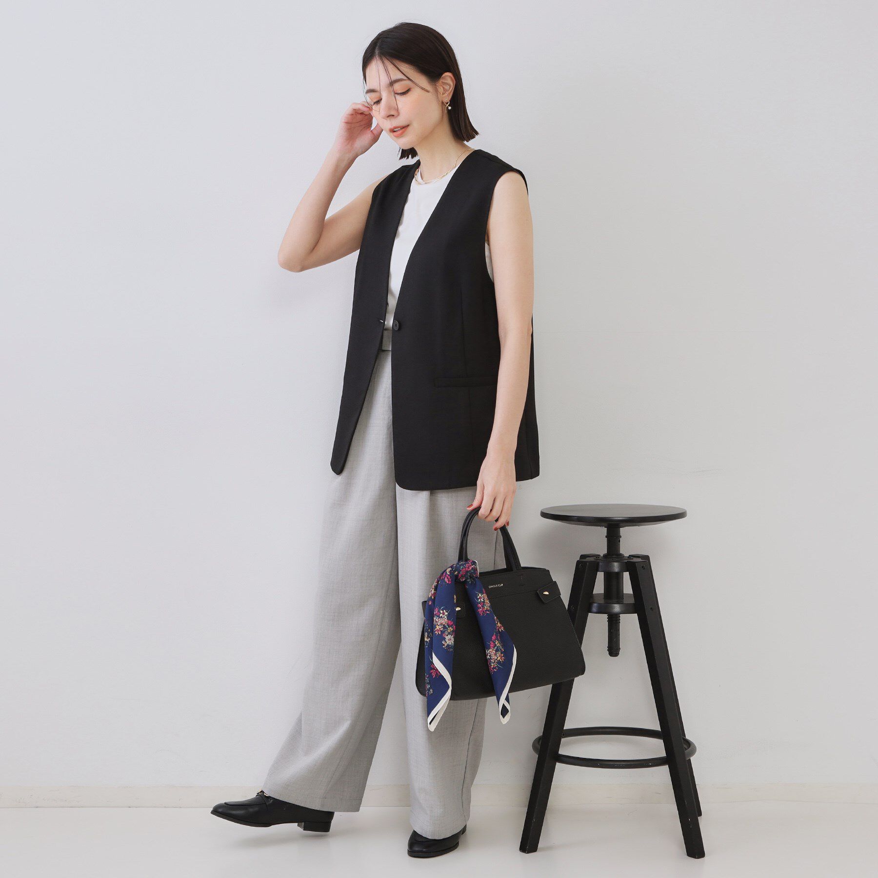 OPAQUE.CLIP「リネンライクVネックジレ【洗濯機洗い可】」|ベスト・ジレ|