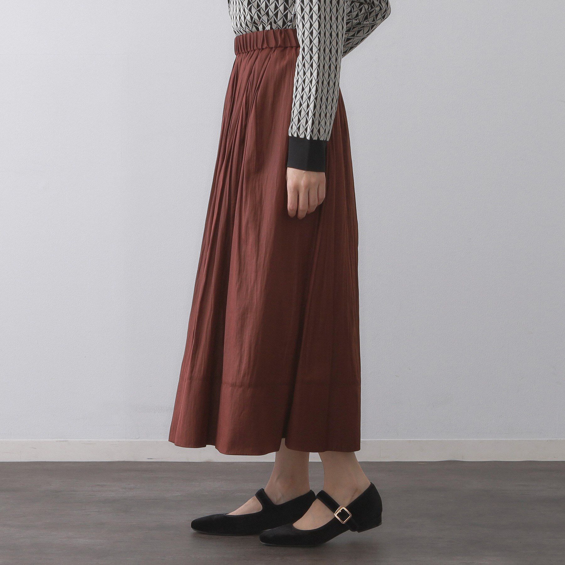 OPAQUE.CLIP「レザーライクタックフレアスカート【洗濯機洗い可】」|スカート|