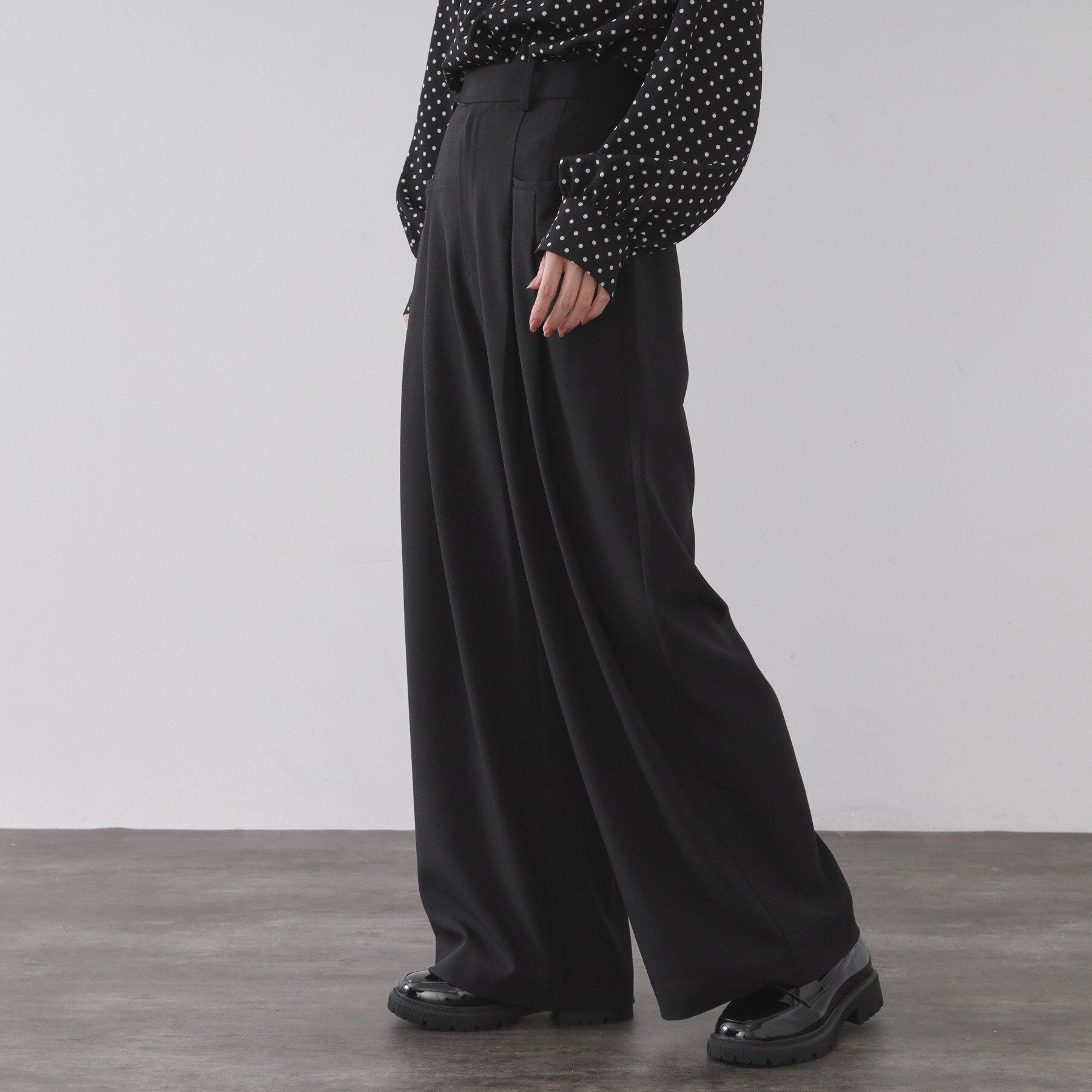 OPAQUE.CLIP「タックデザインワイドパンツ【洗濯機OK】」|その他|