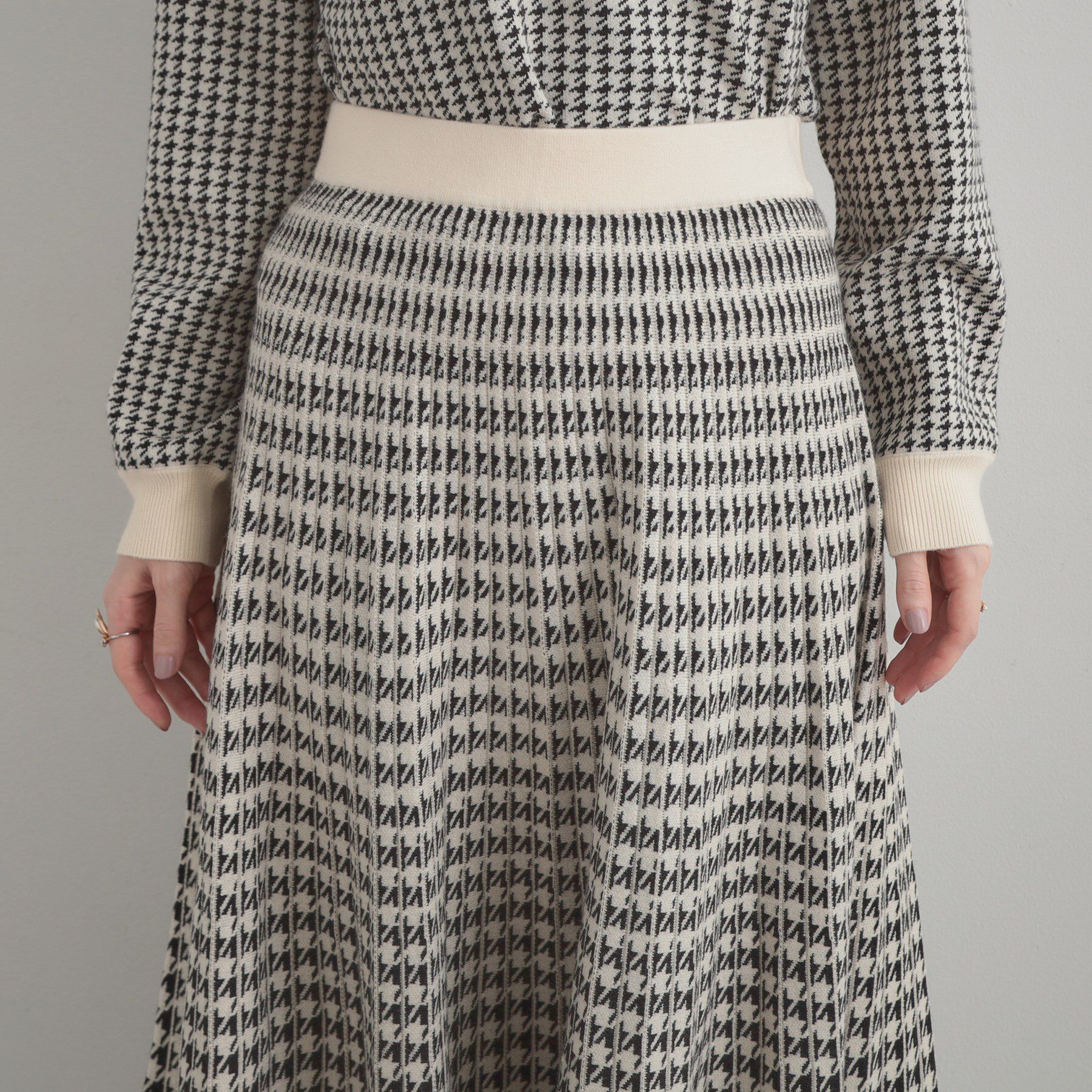 Couture broach「【クラシカル・大人上品】千鳥ジャカードニットプリーツスカート」|スカート|