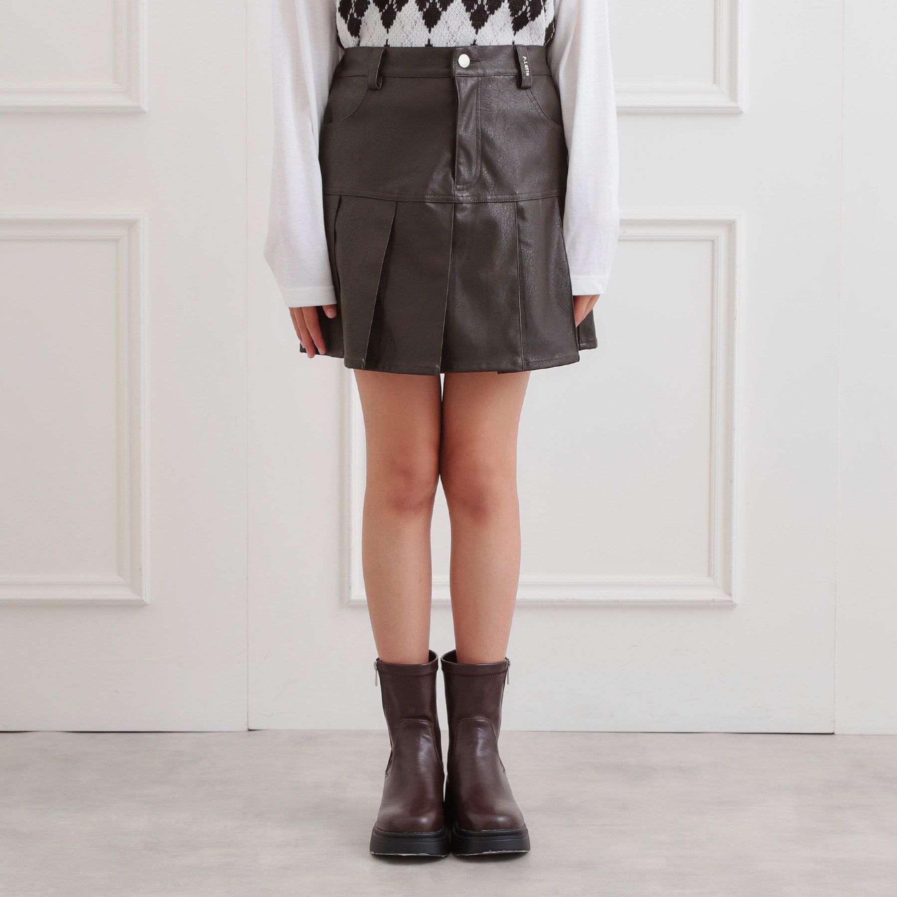 PINK-latte「合成皮革裾プリーツスカート」|スカート|