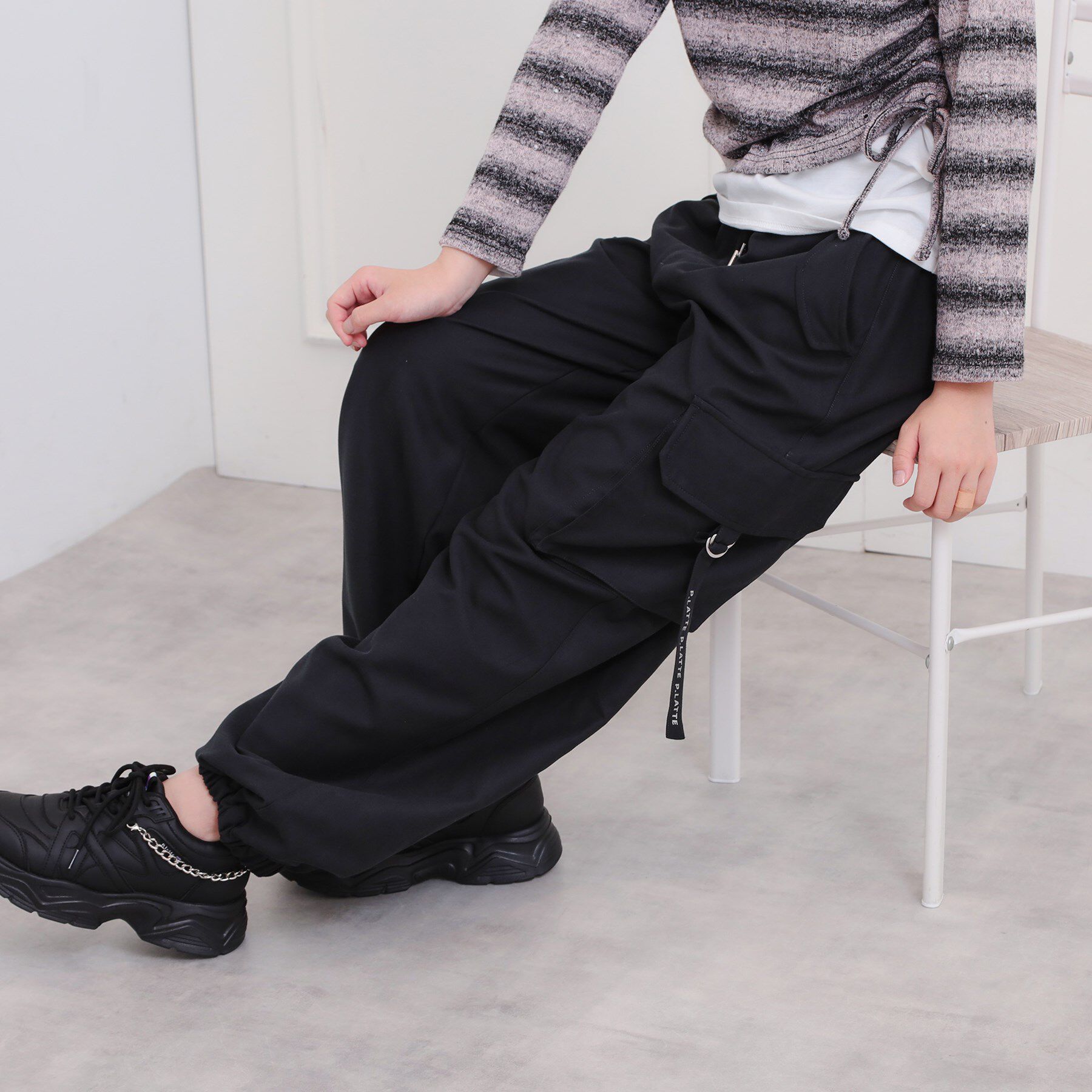 PINK-latte「ピーチ起毛ベーシックカーゴパンツ」|その他|ブラック(019)