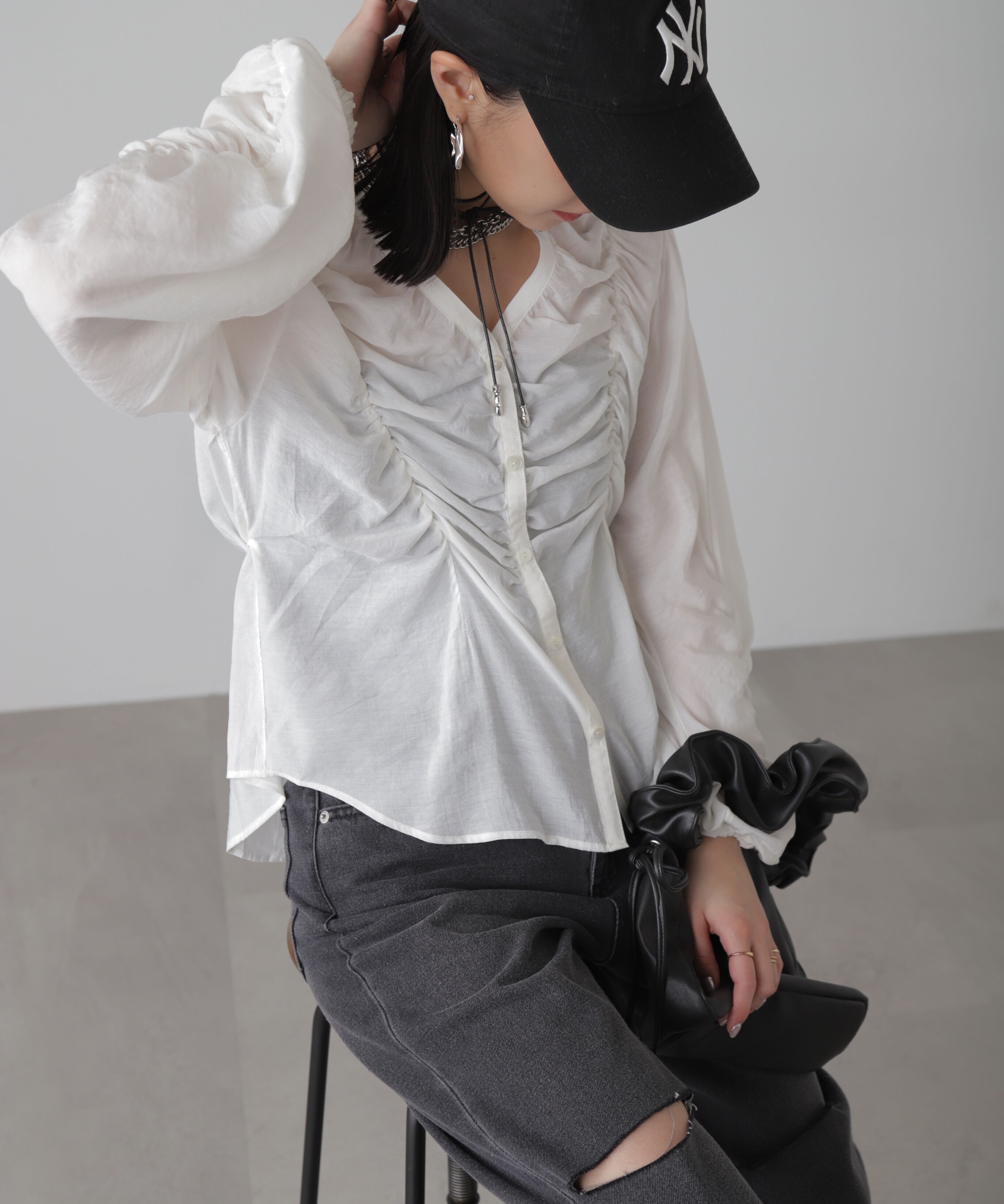  「Ｖネックシャーリングブラウス」|シャツ・ブラウス|