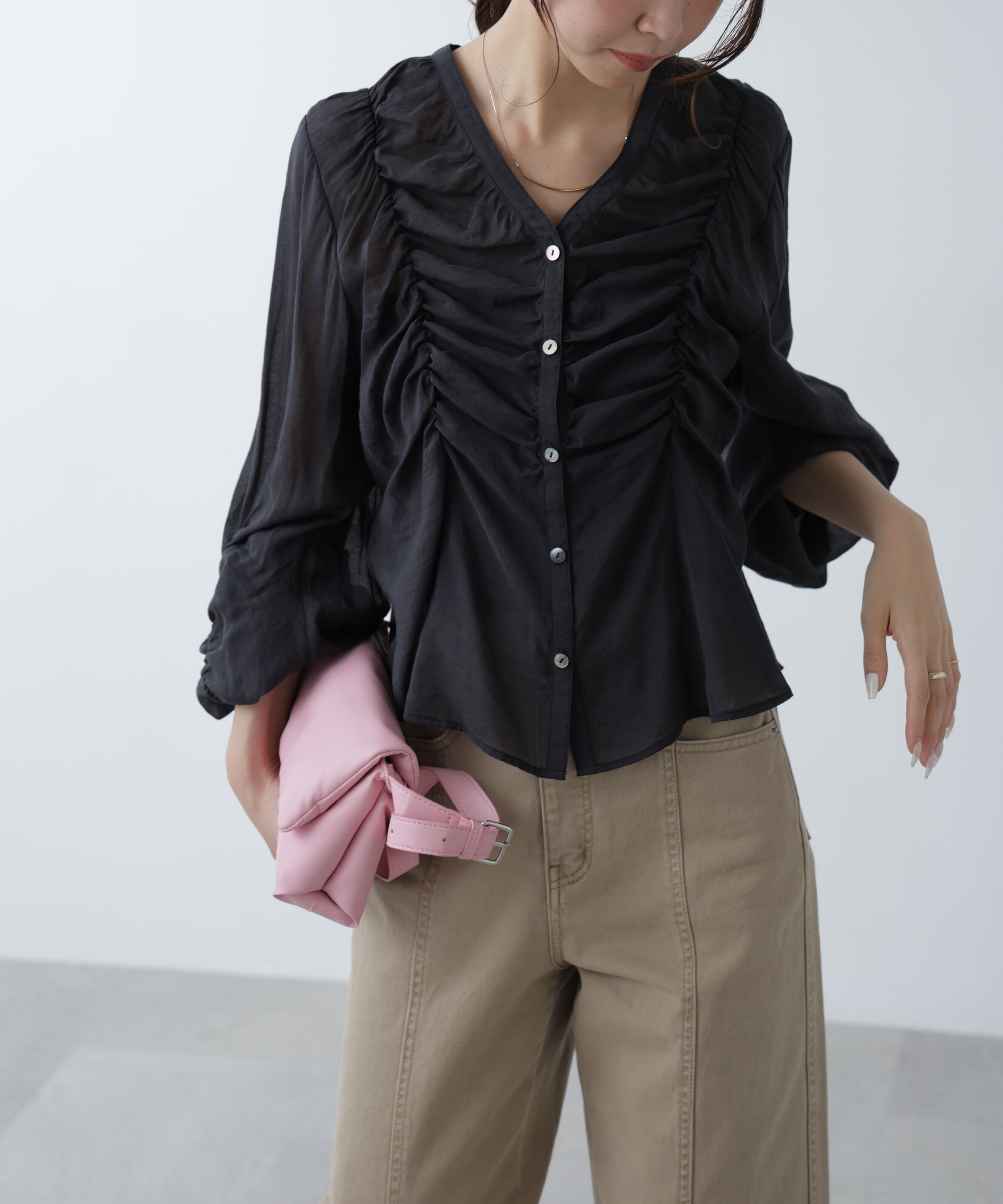  「Ｖネックシャーリングブラウス」|シャツ・ブラウス|